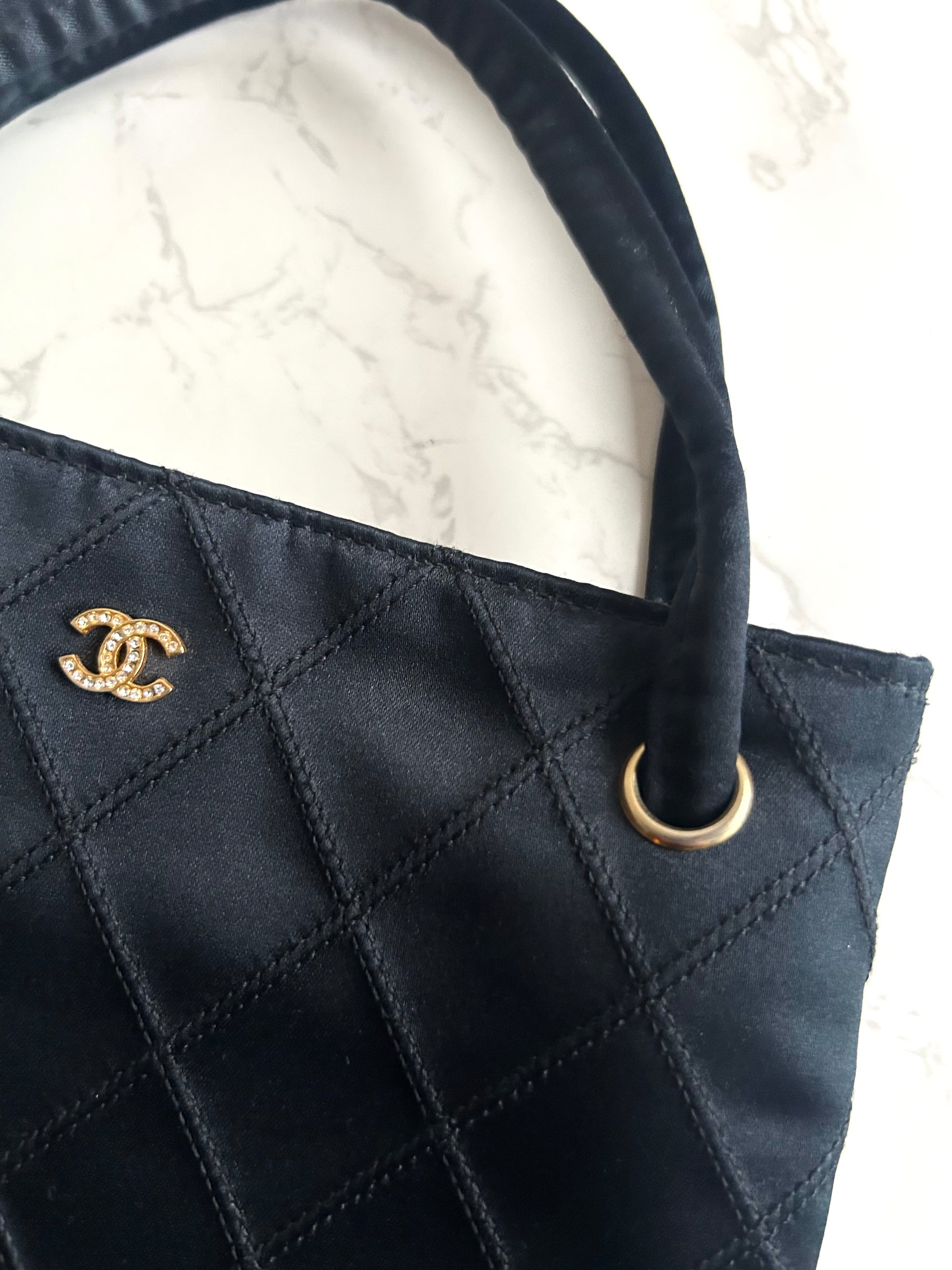 稀有Chanel中古絲絹黑色Matelassé水鑽托特包