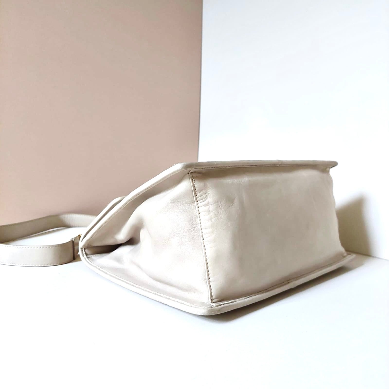 稀有Bottega Veneta米色凱莉皮革凱莉手提包/側背包/斜背包