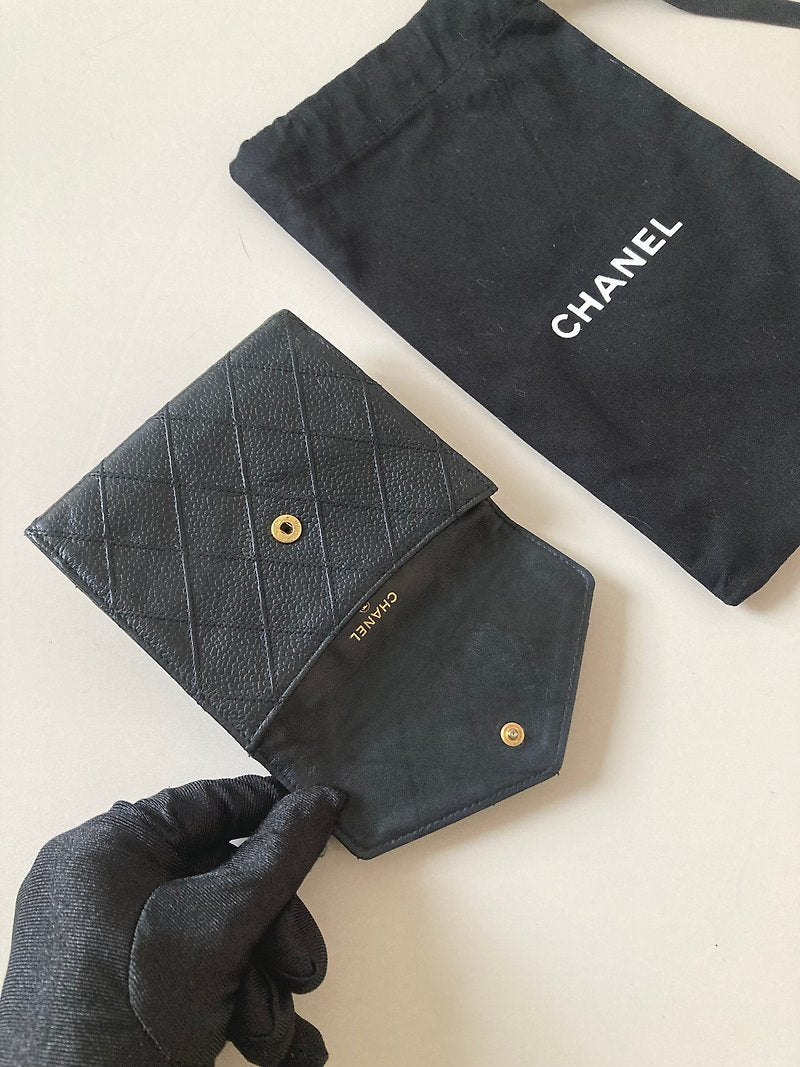 CHANEL 稀有雙面金扣黑色魚子醬牛皮皮革短夾/小錢包/銀包