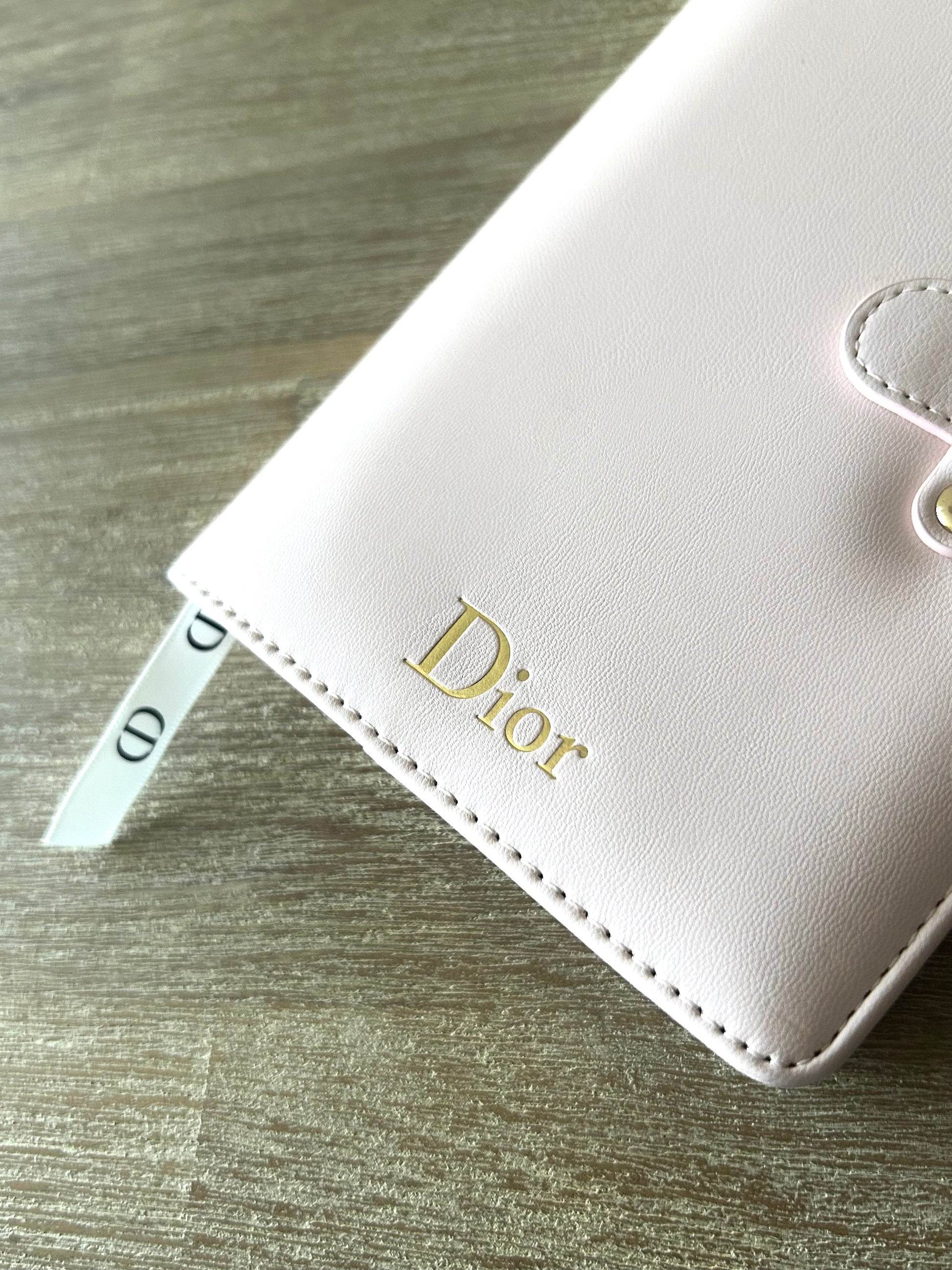 女神節滿額 HKD$3888贈品 - CHRISTIAN DIOR 粉紅便攜筆記簿