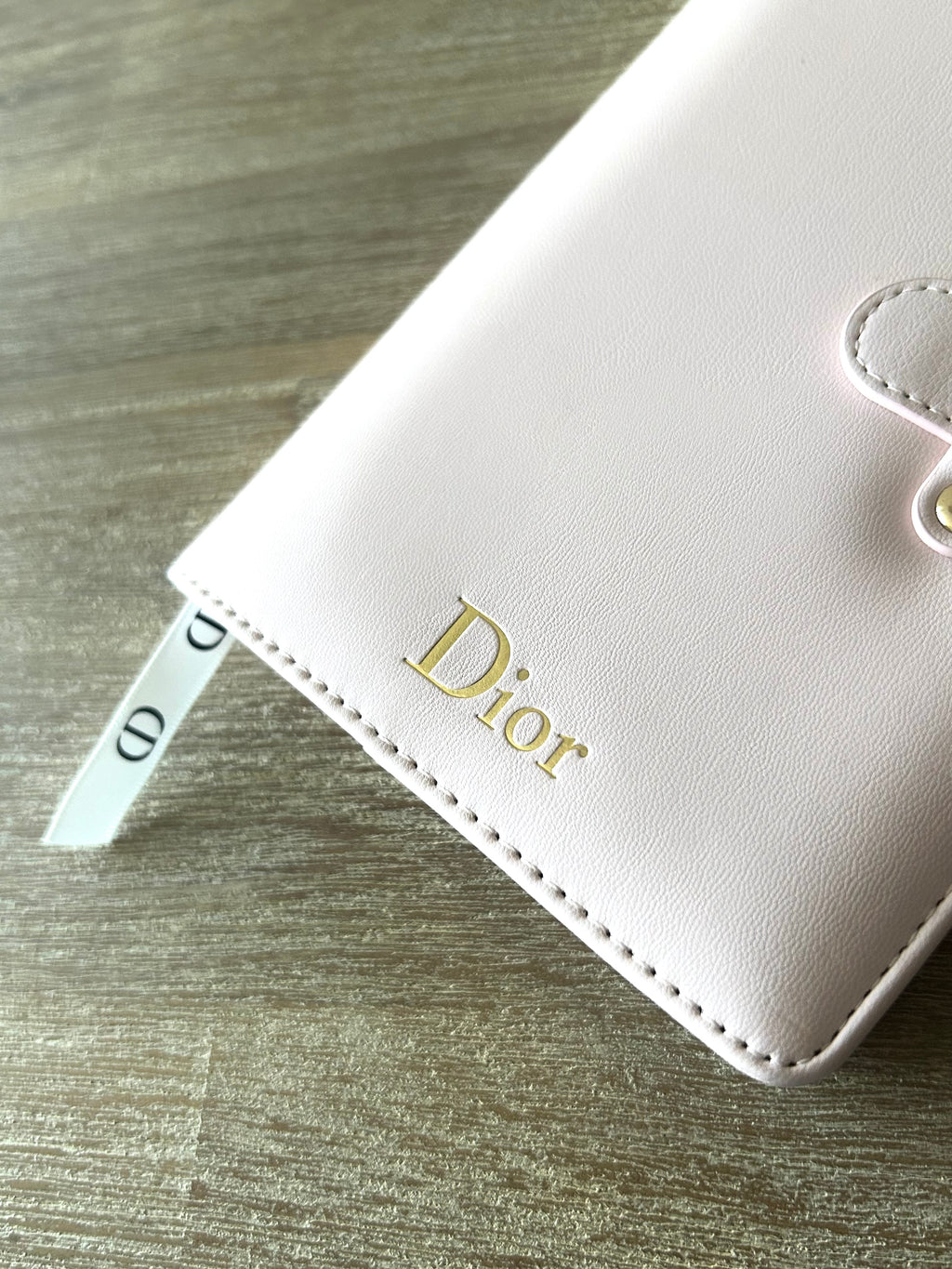 女神節滿額 HKD$3888贈品 - CHRISTIAN DIOR 粉紅便攜筆記簿