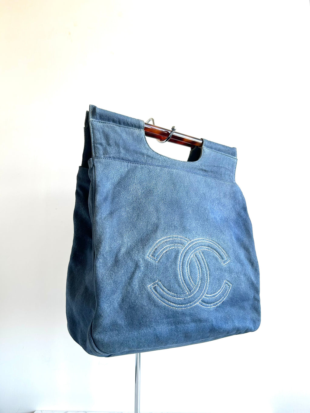 Rare CHANEL denim tortoise shell handle tote bag/handbag