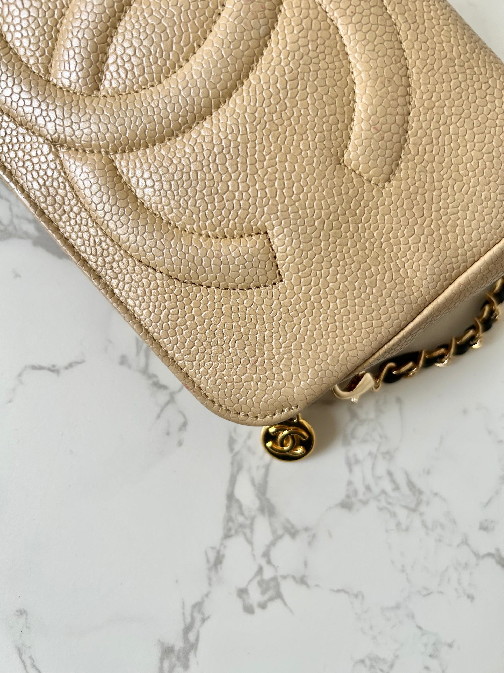 CHANEL Rare Beige Apricot Caviar Leather Chain Small Bag/Side Bag/Messenger Bag/Clutch Bag