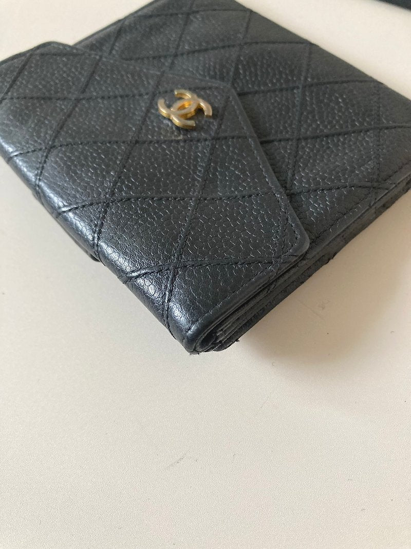 CHANEL 稀有雙面金扣黑色魚子醬牛皮皮革短夾/小錢包/銀包