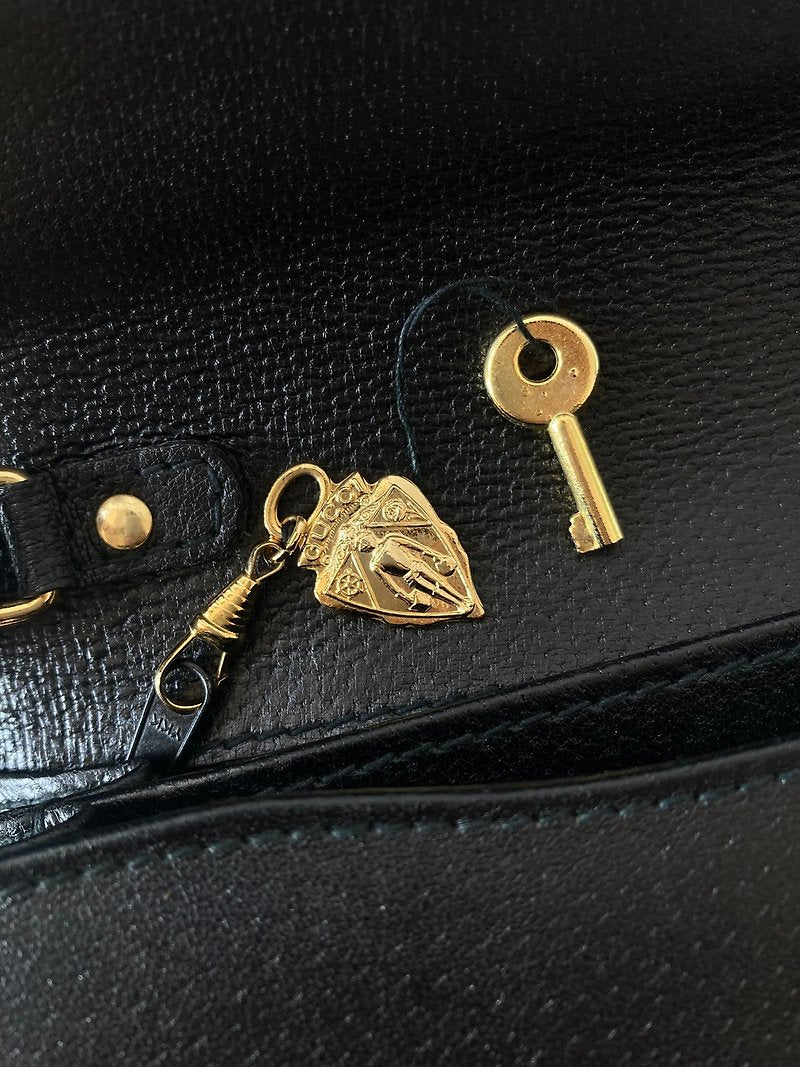 GUCCI rare black small gold lock leather small bag/side bag/crossbody bag/clutch bag
