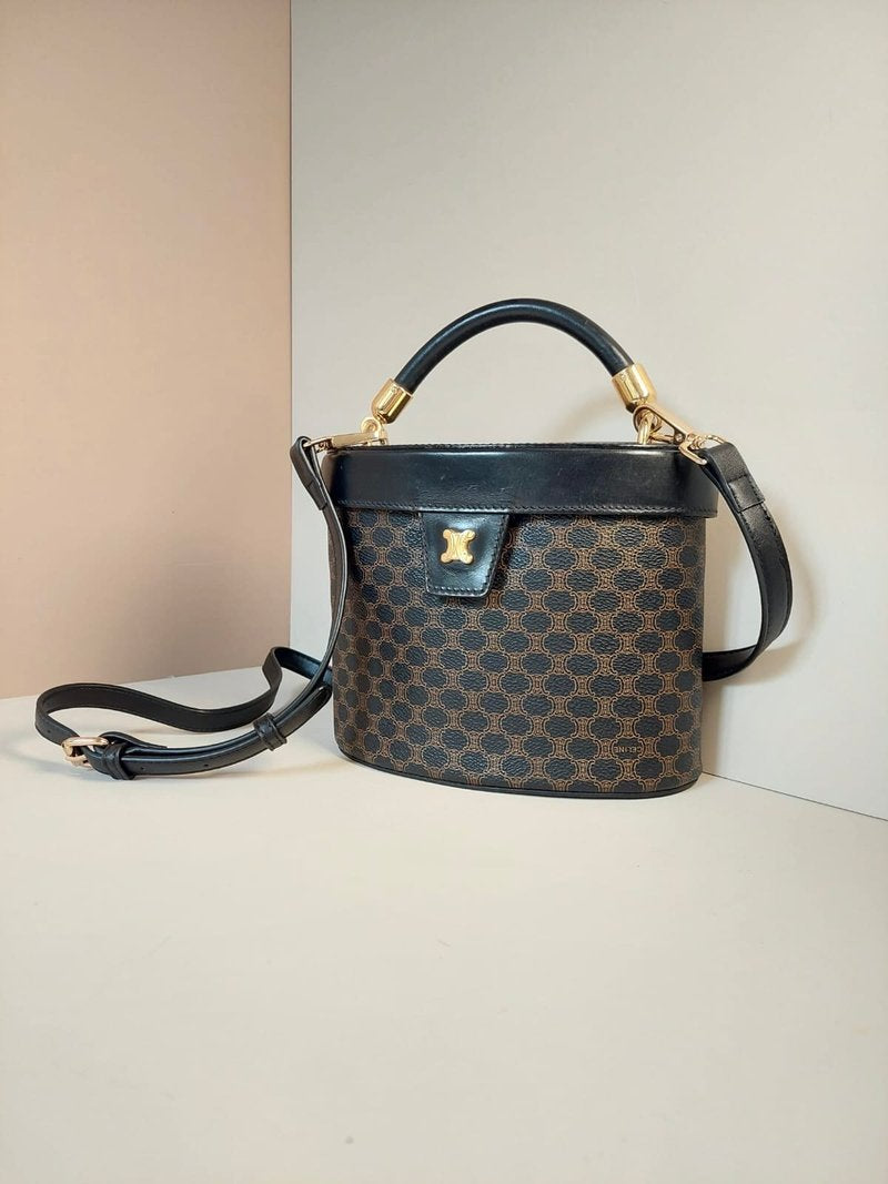 CELINE rare black old flower gold Arc de Triomphe Vanity box / side bag / oblique bag