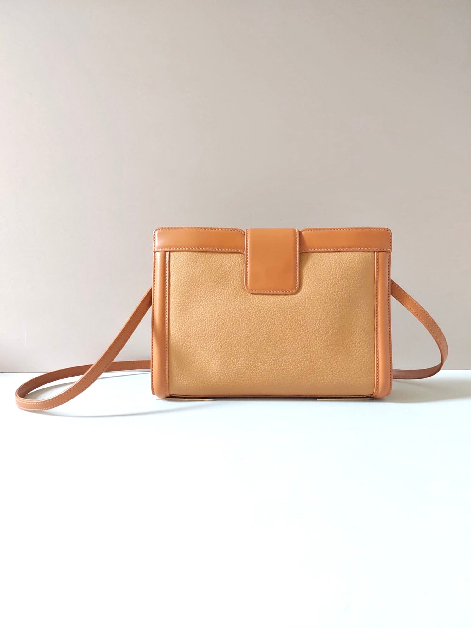 GUCCI rare caramel coffee color matching leather small bag/side bag/crossbody bag/clutch bag