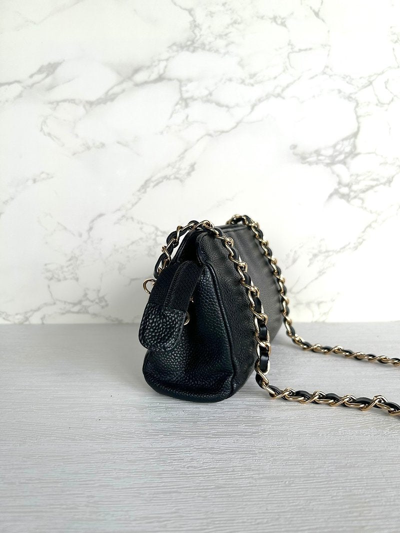 CHANEL 稀有黑色魚子醬牛皮革鏈條帶小包/側背包/斜背包/手拿包