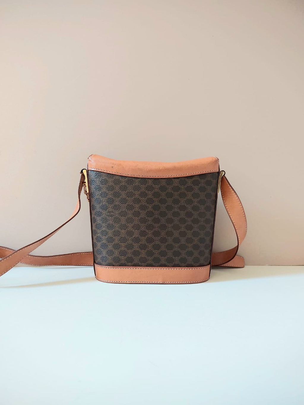 CELINE rare coffee color old flower chain French fry small bag / side bag / oblique bag