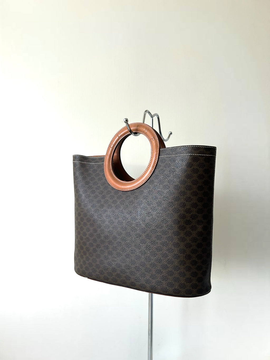 CELINE rare large leather ring coffee color old flower tote bag / handbag