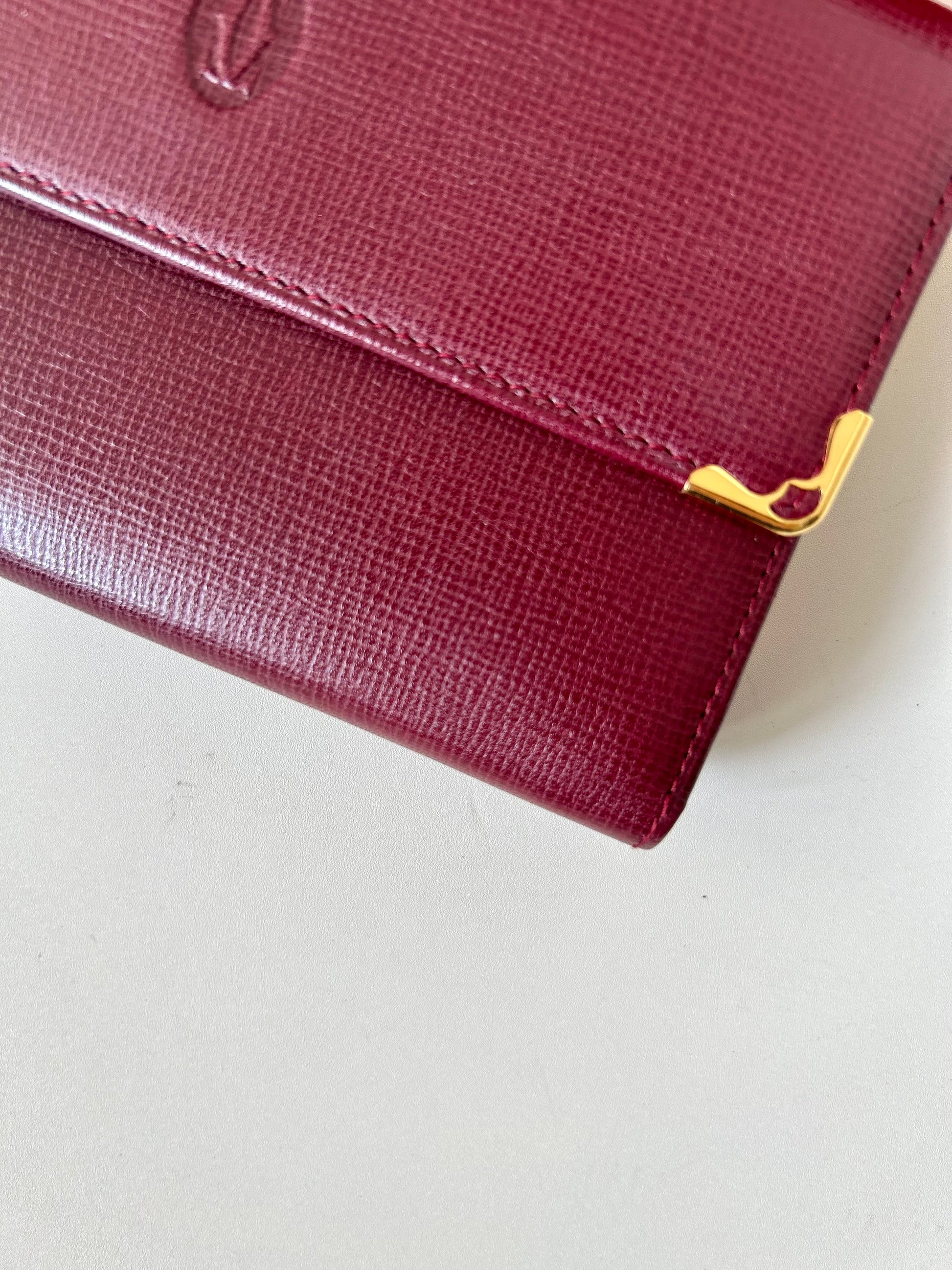 CARTIER Must de Cartier 酒紅皮革中短夾口金錢包/銀包