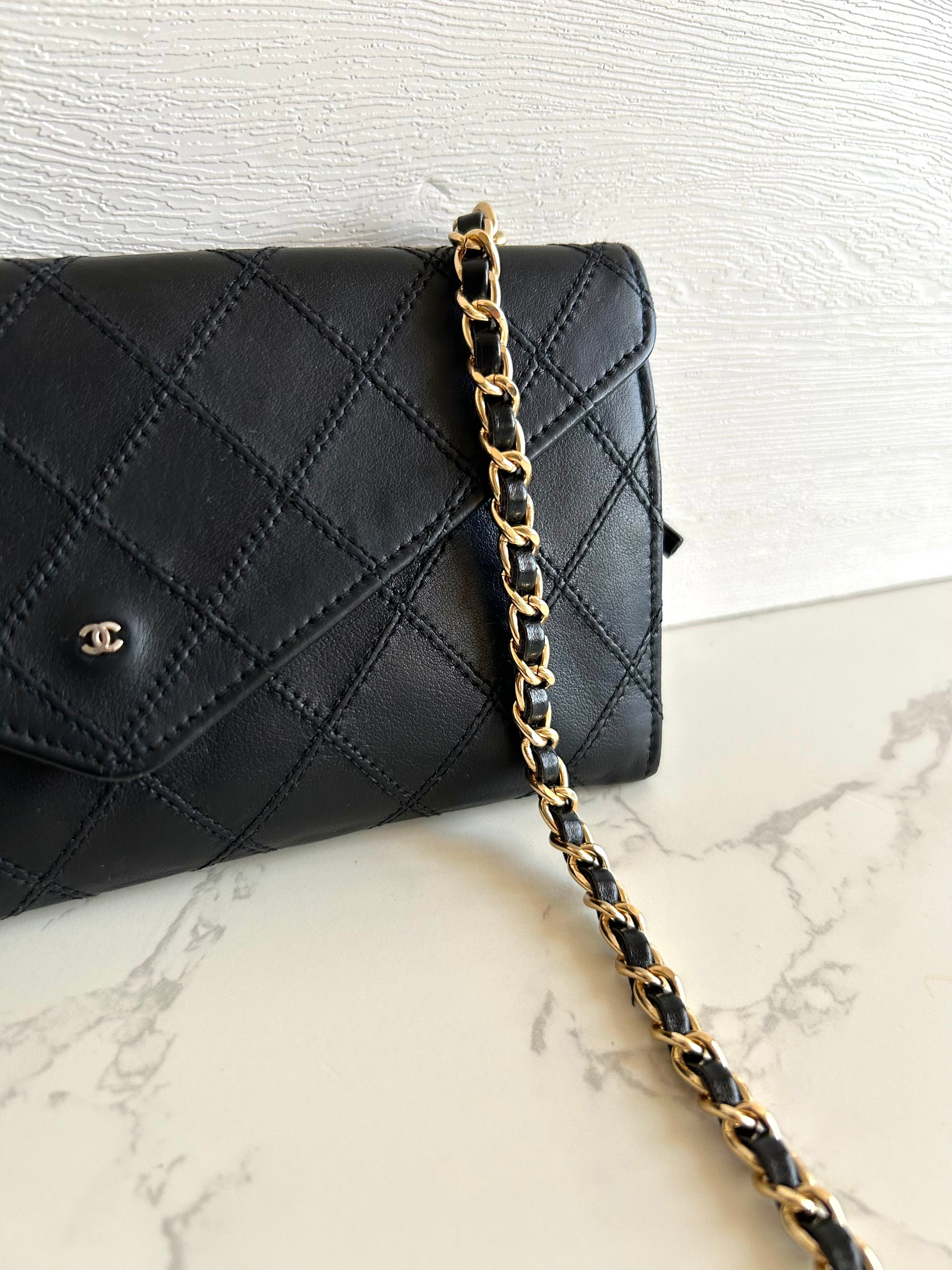 CHANEL Black Gold Buckle Envelope Small Bag/Side Bag/Messenger Bag/Clutch Bag/Mid-Length Wallet