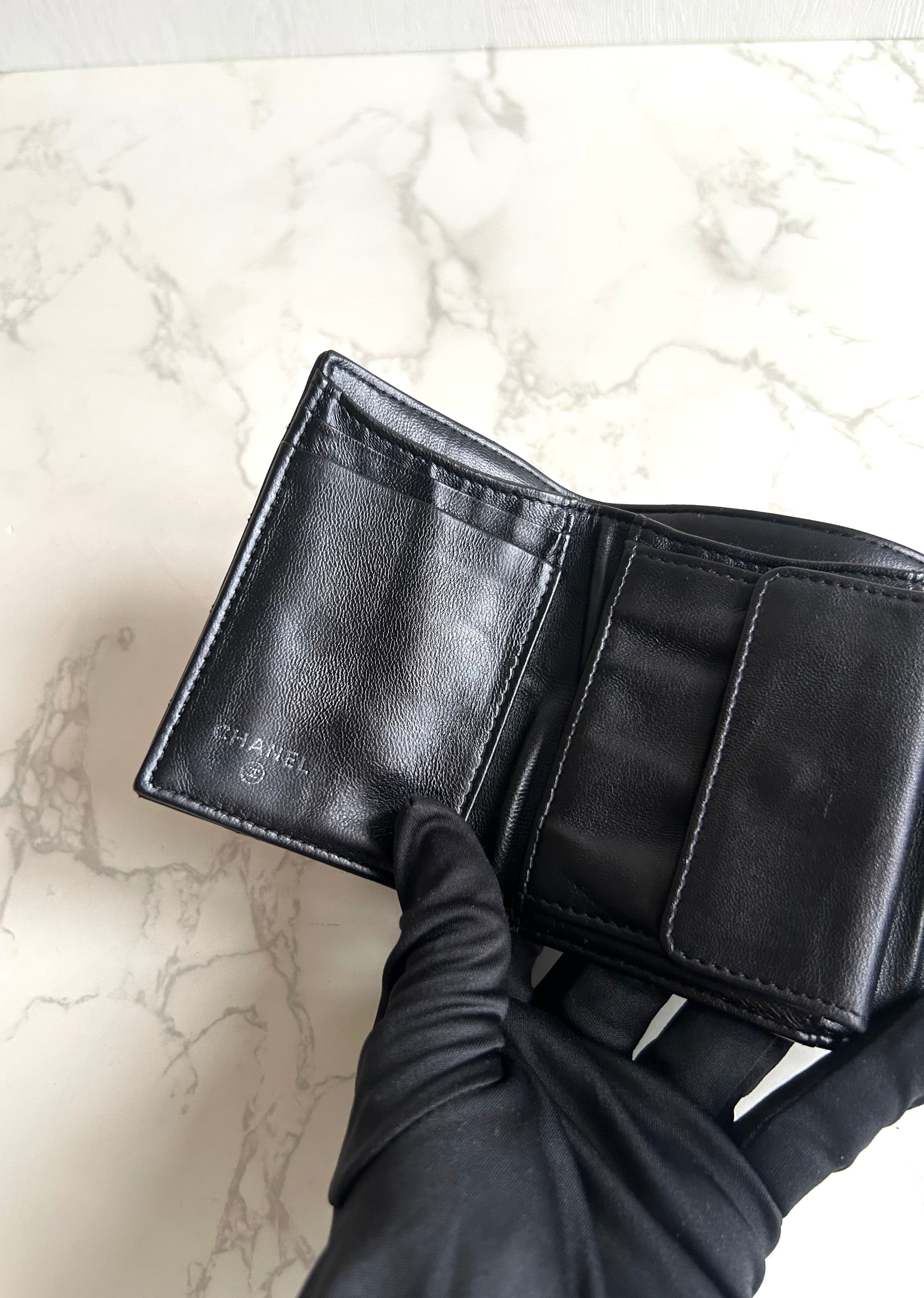 Chanel 黑色Matelasse銀扣皮革短夾 錢包 皮夾
