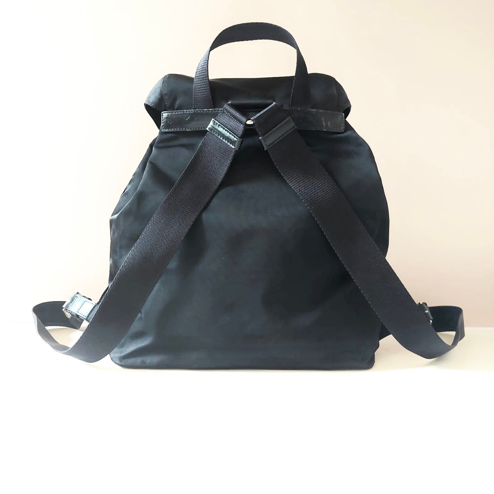 PRADA black silver triangle classic nylon men's and women's backpack/backpack