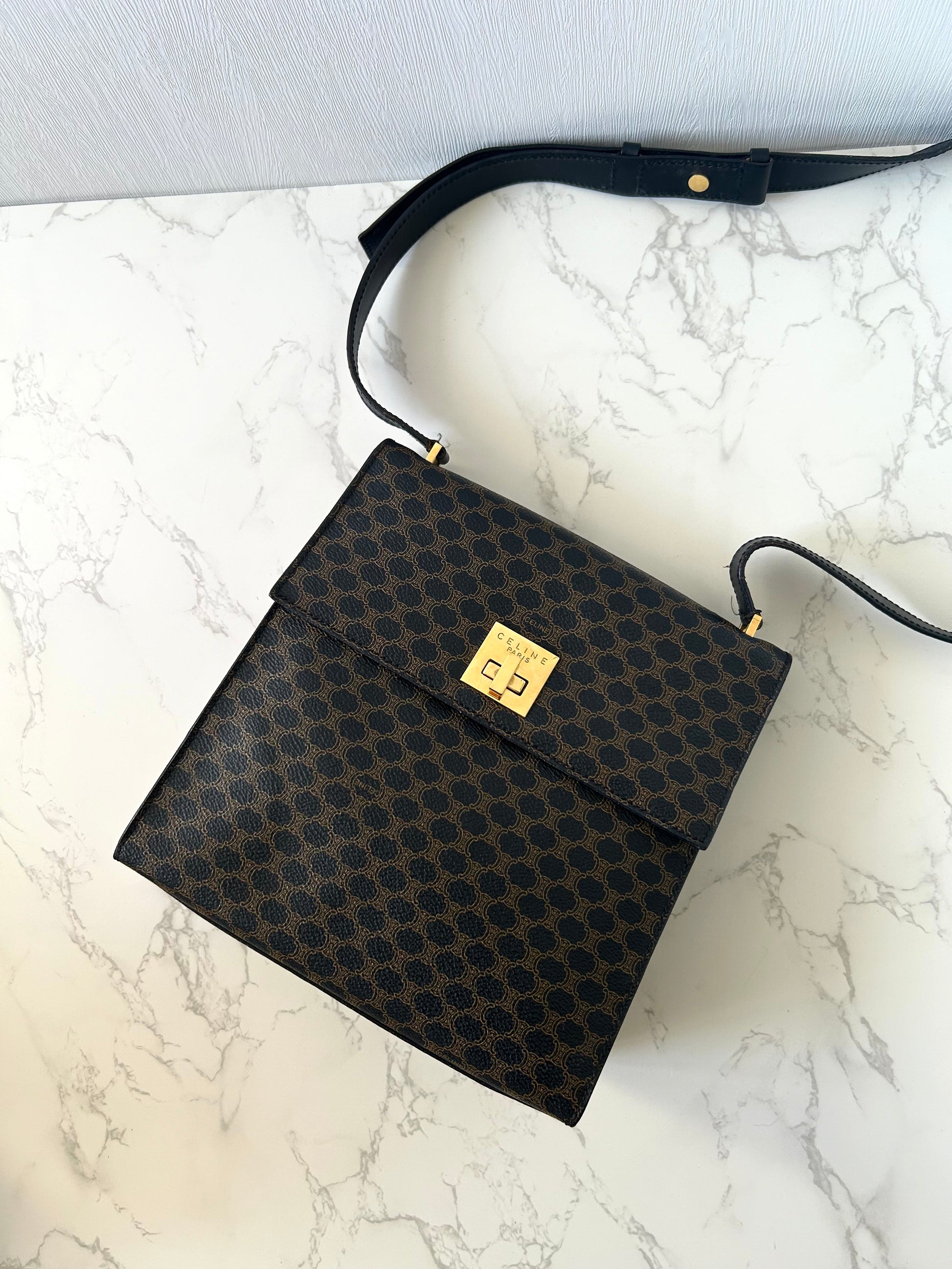 CELINE rare black old flower gold rotating buckle leather Kelly side bag / oblique bag