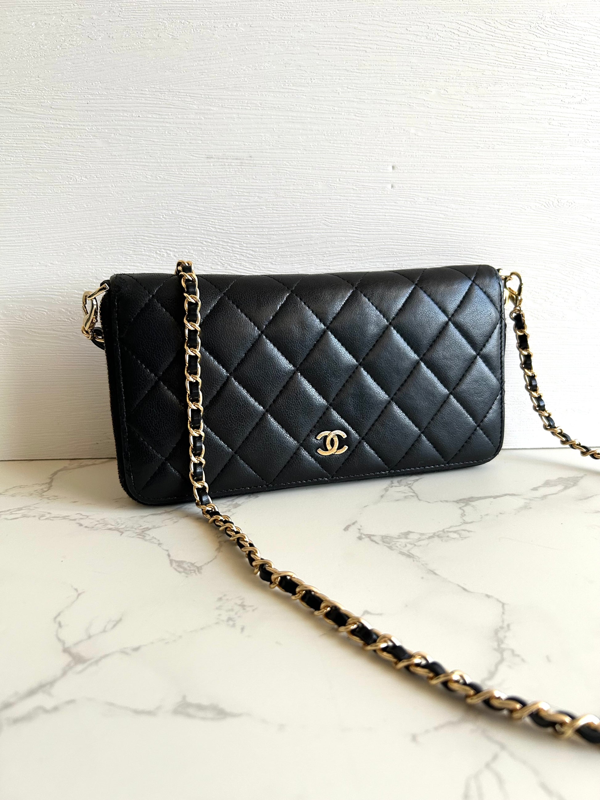 CHANEL Black Gold Buckle Lambskin WOC Side Bag/Messenger Bag/Long Wallet