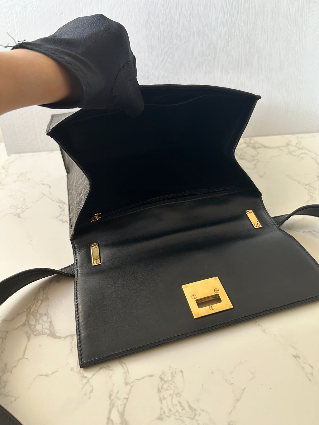 CELINE rare black old flower gold rotating buckle leather Kelly side bag / oblique bag