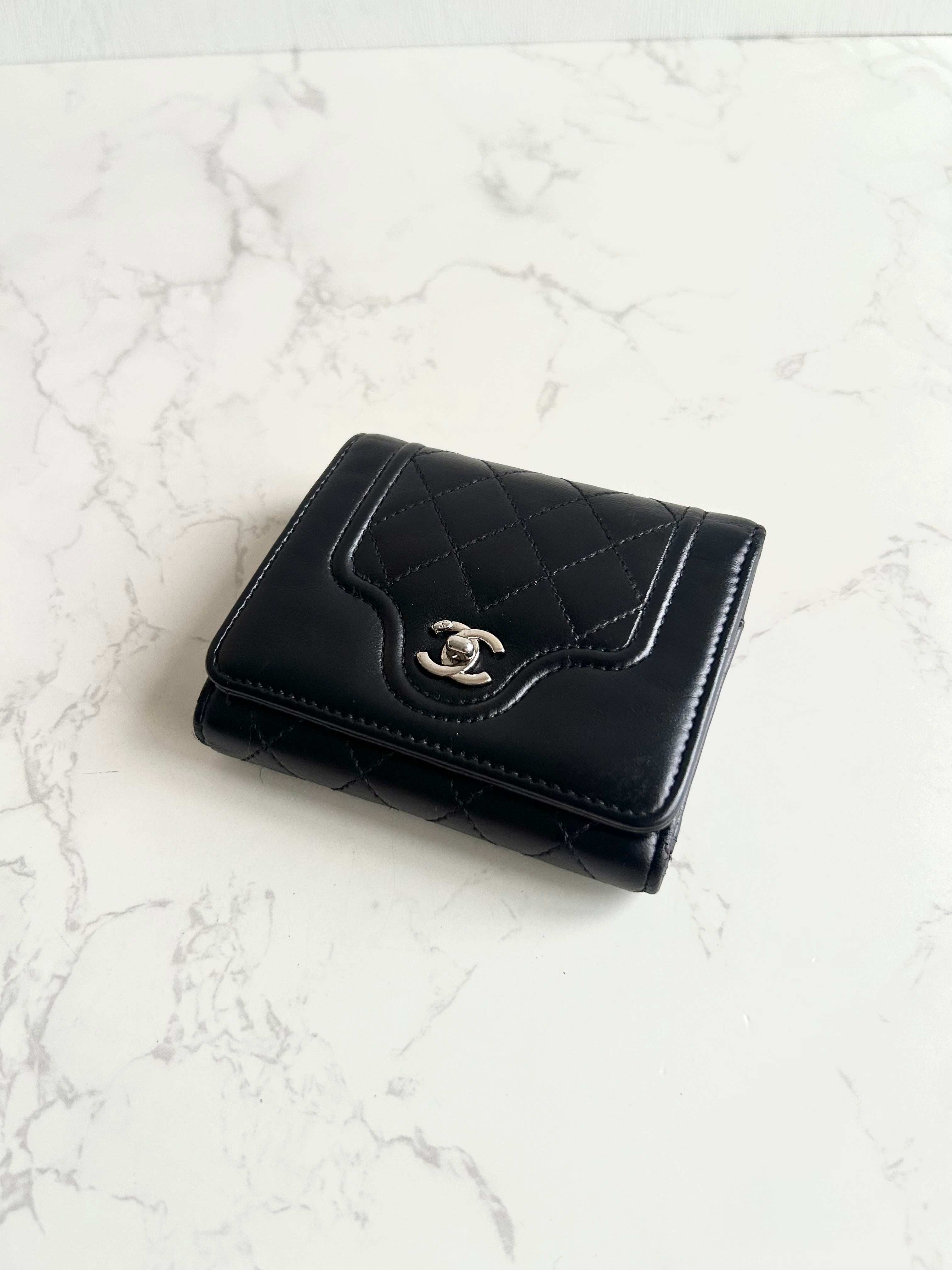 Chanel 黑色Matelasse銀扣皮革短夾 錢包 皮夾