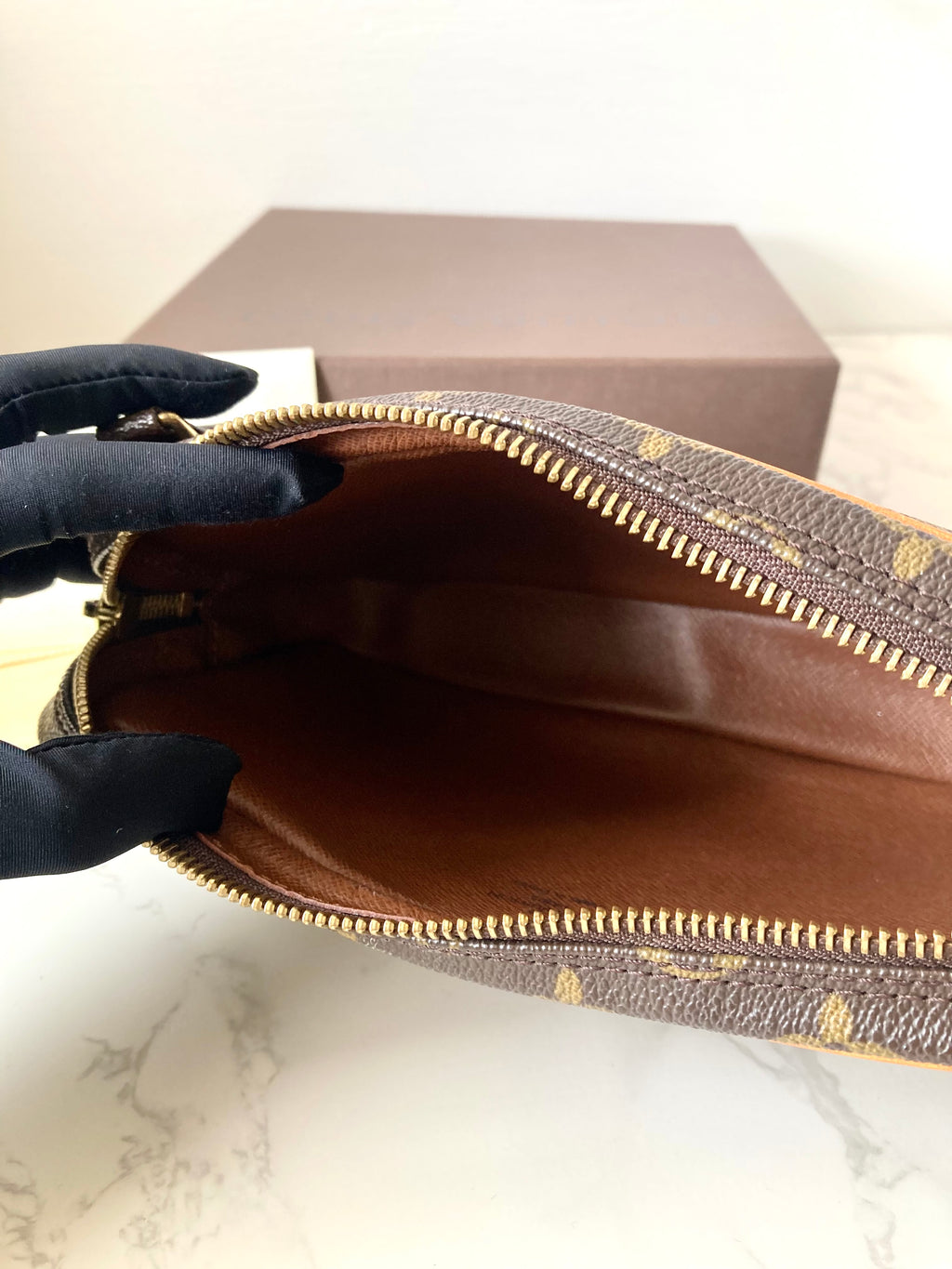 Louis Vuitton LV Classic Brown Monogram Shoulder Bag