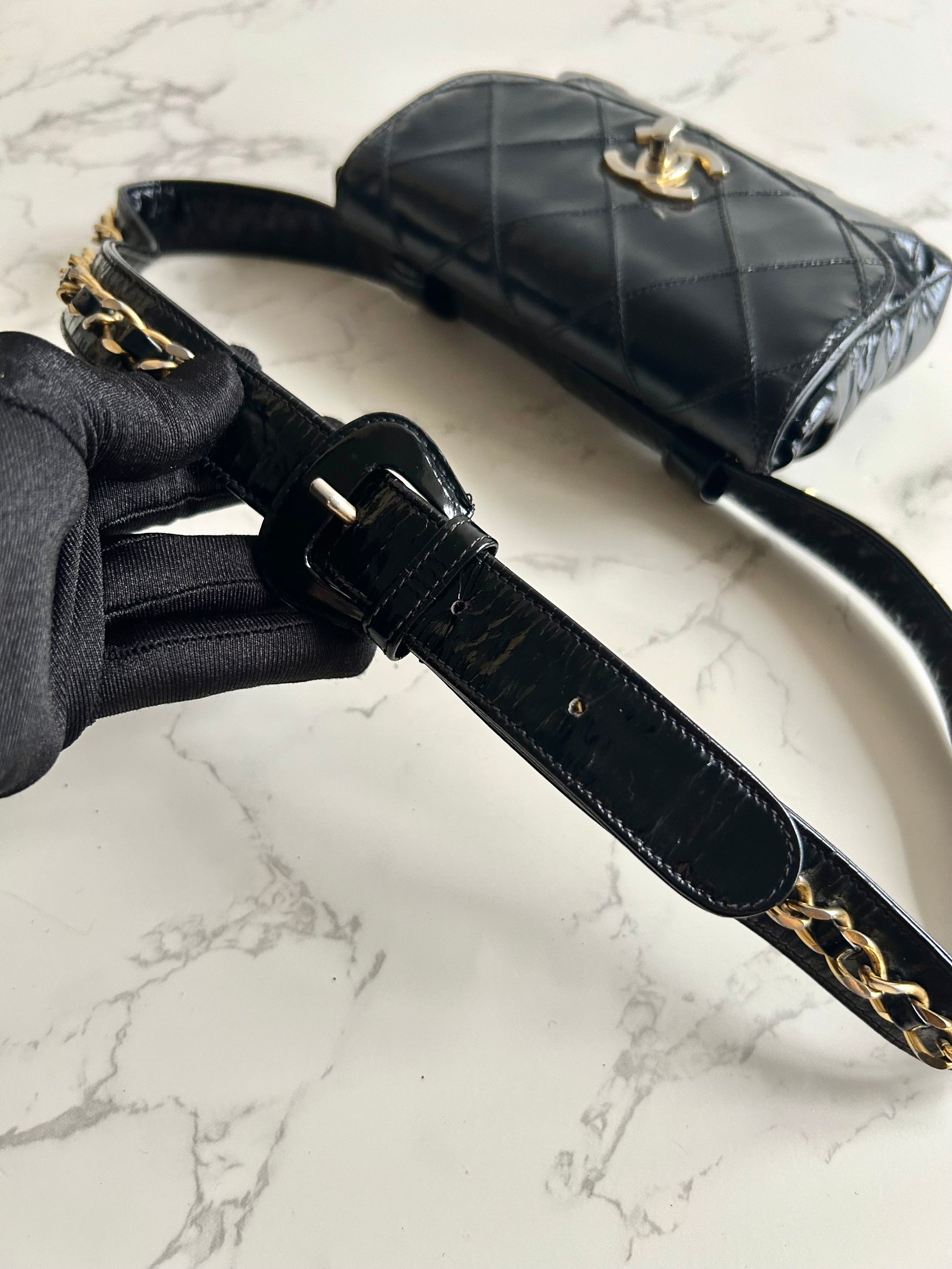 CHANEL rare black leather gold swivel buckle belt bag/side bag/clutch