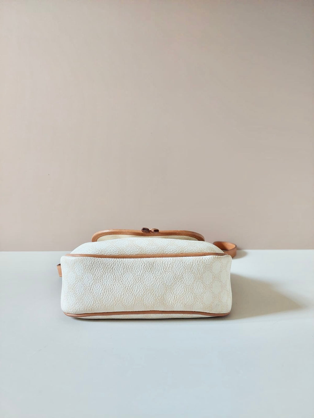 CELINE rare white old flower mini pumpkin leather side bag / oblique bag
