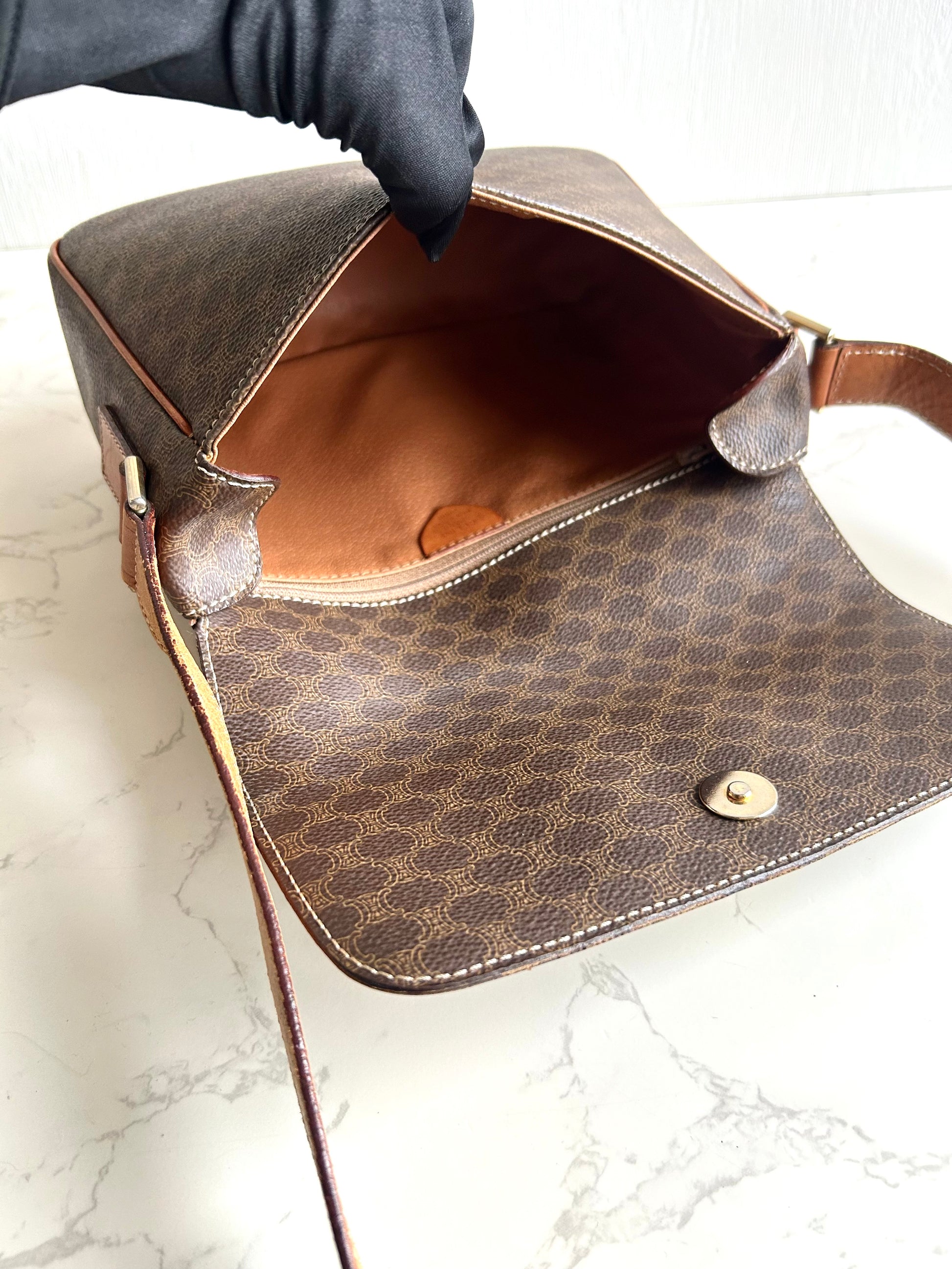 CELINE 咖啡色老花金扣豆腐盒子包/側背包/斜背包