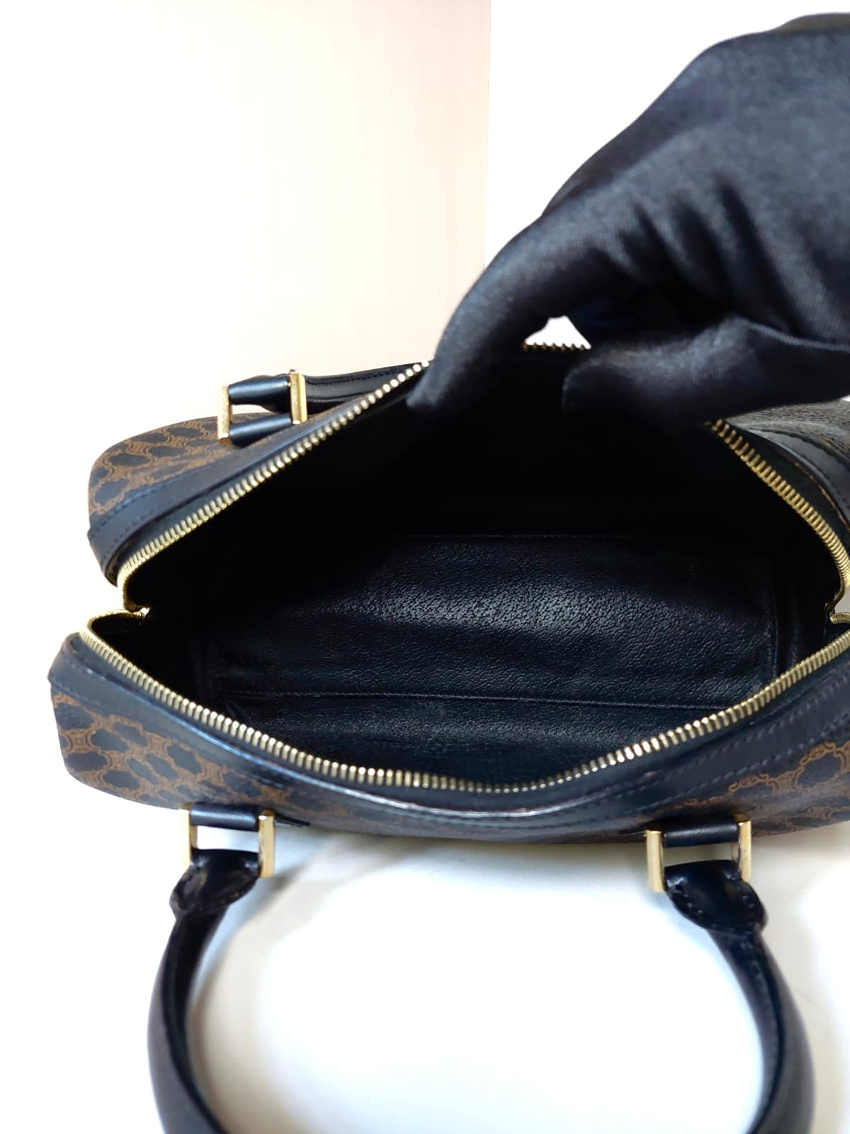 CELINE black old flower leather Boston barrel small bag/side backpack/handbag
