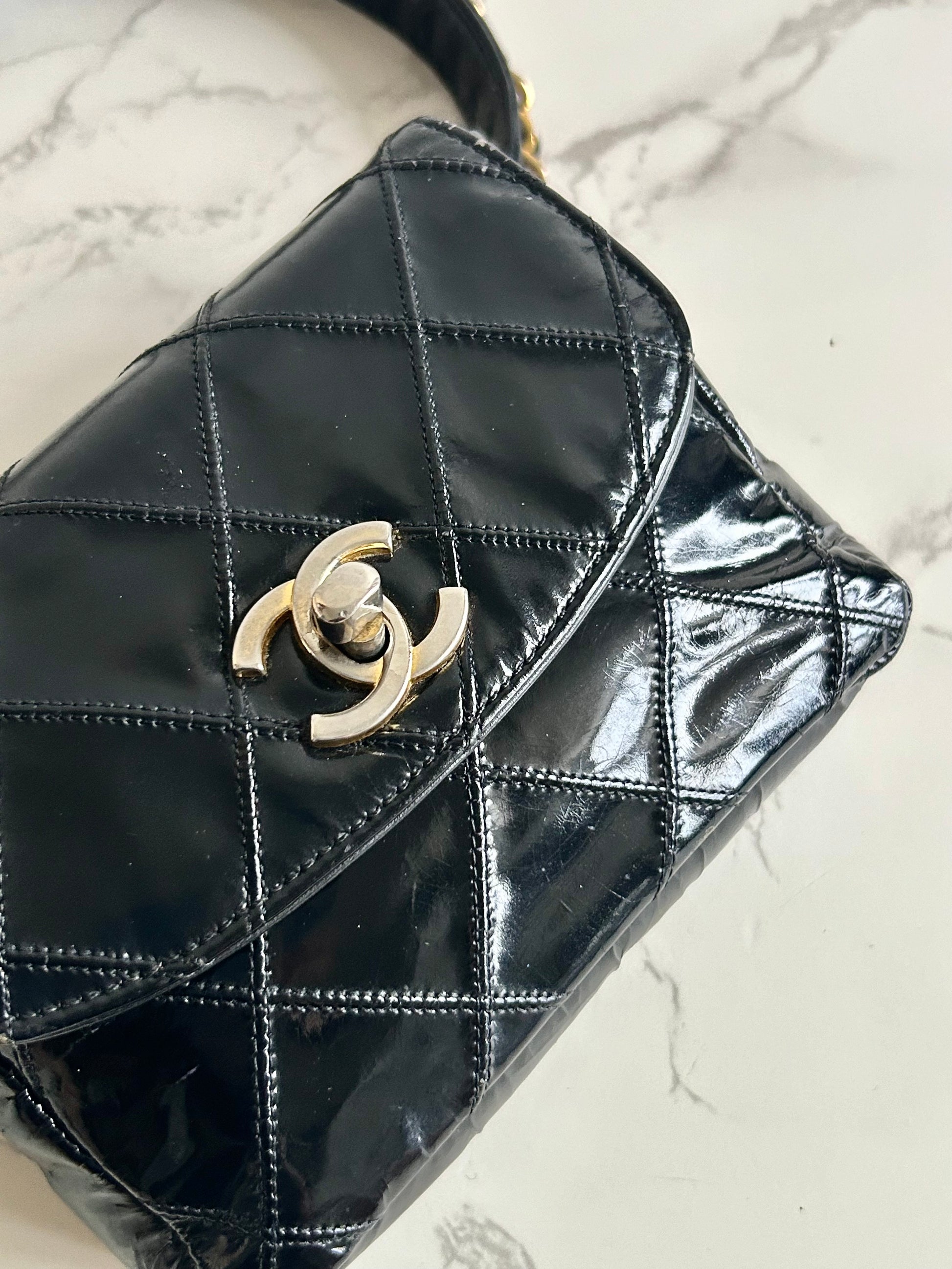 CHANEL rare black leather gold swivel buckle belt bag/side bag/clutch