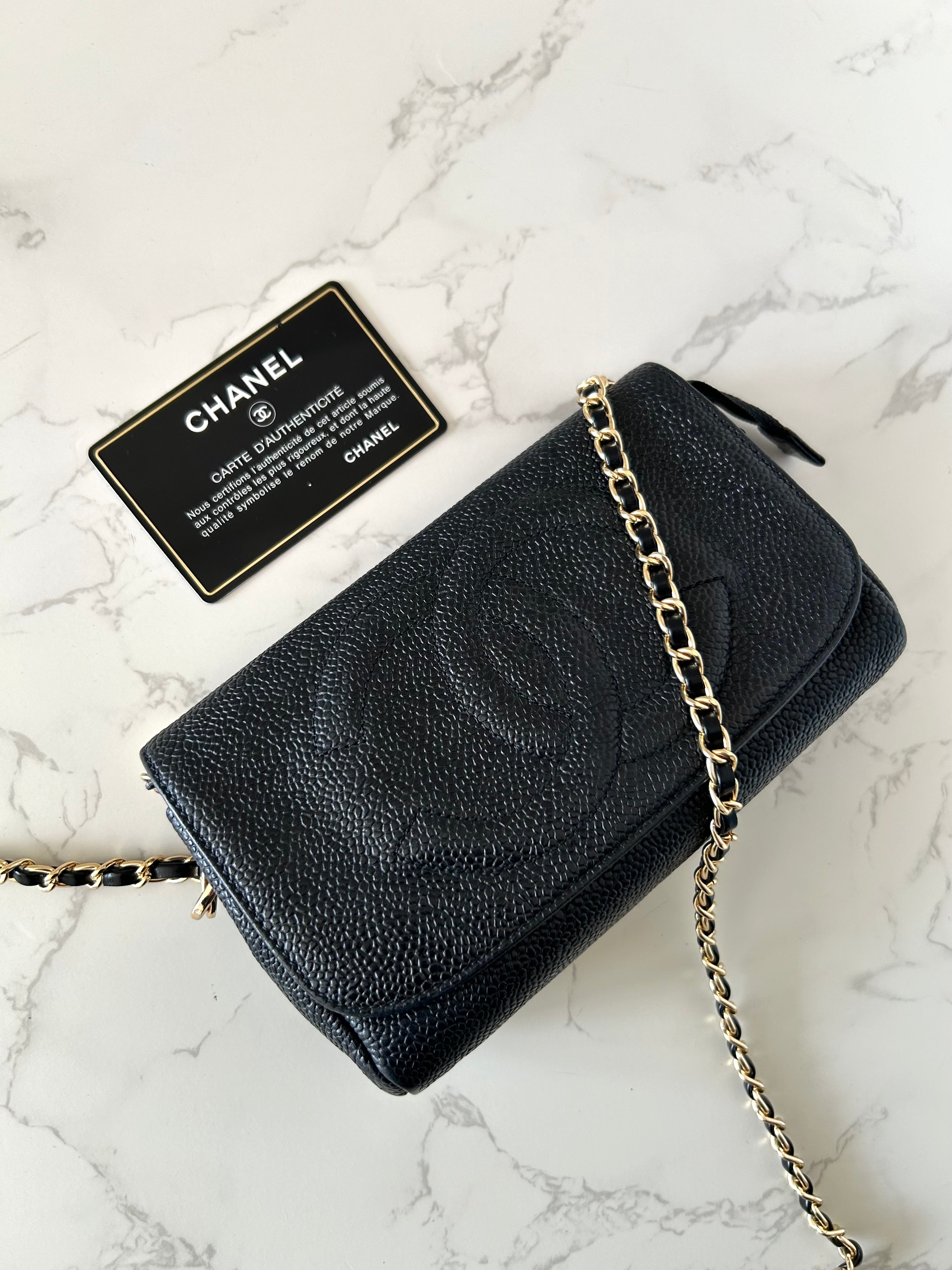 CHANEL Rare Black Caviar with Mirror WOC/Side Bag/Messenger Bag