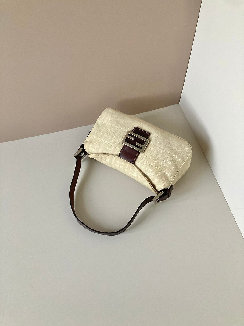 FENDI Zucchino 白色配咖啡色Mama Baguette腋下包 /側背包