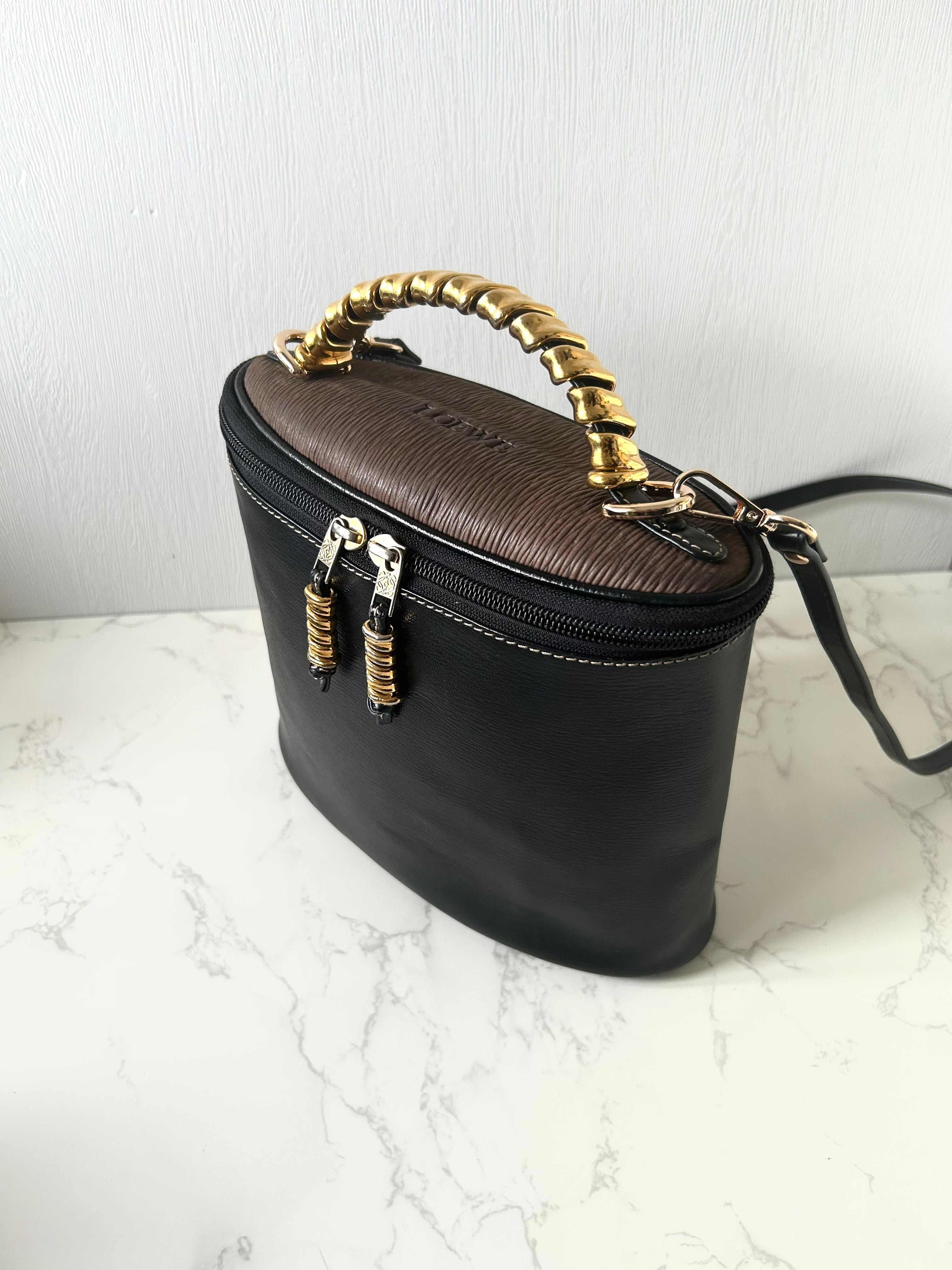 LOEWE gold snake bone black leather box dual-purpose side backpack/oblique backpack/handbag