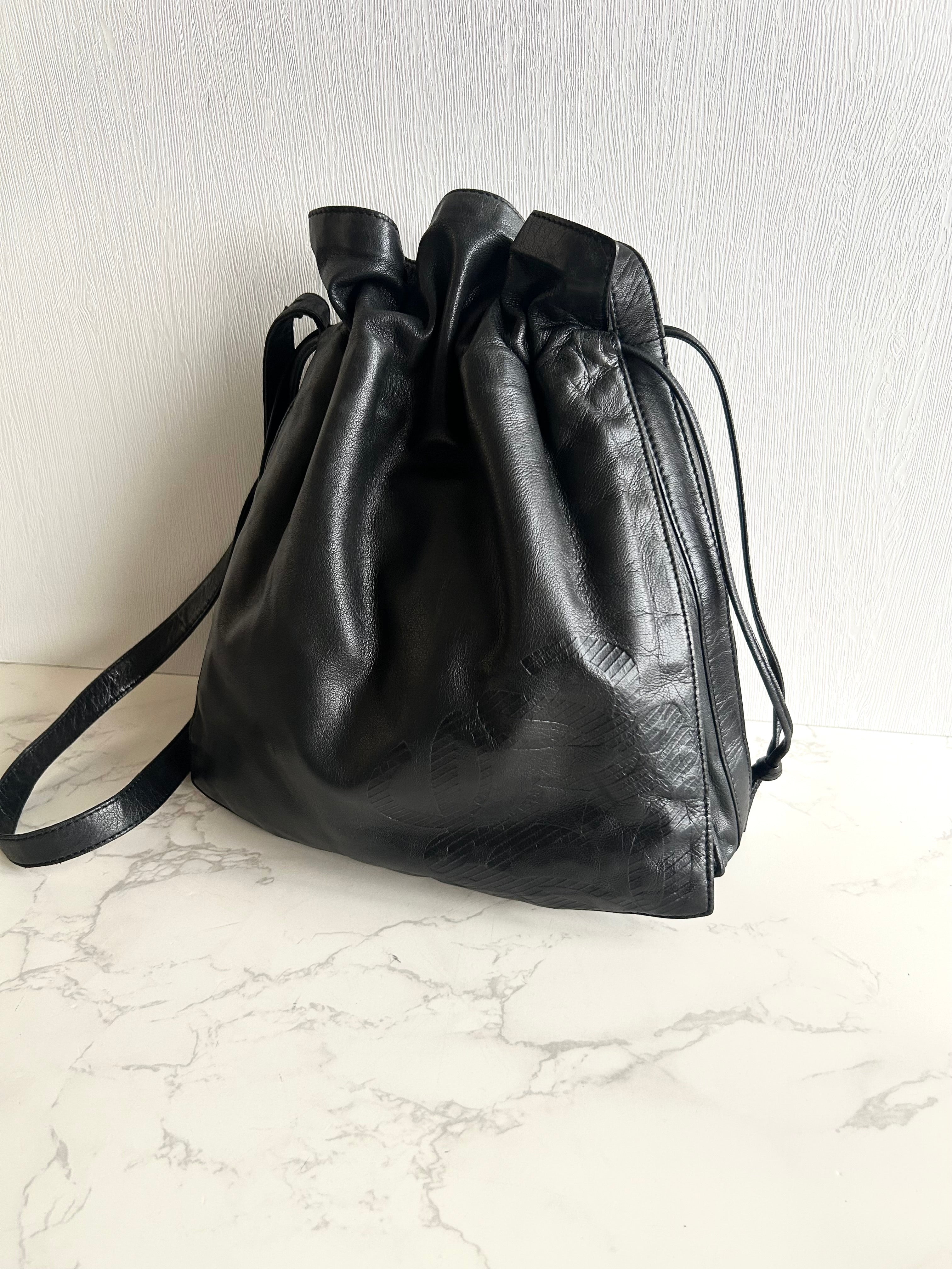 Loewe 黑色Anagram納帕皮革水桶包 側背包 斜背包