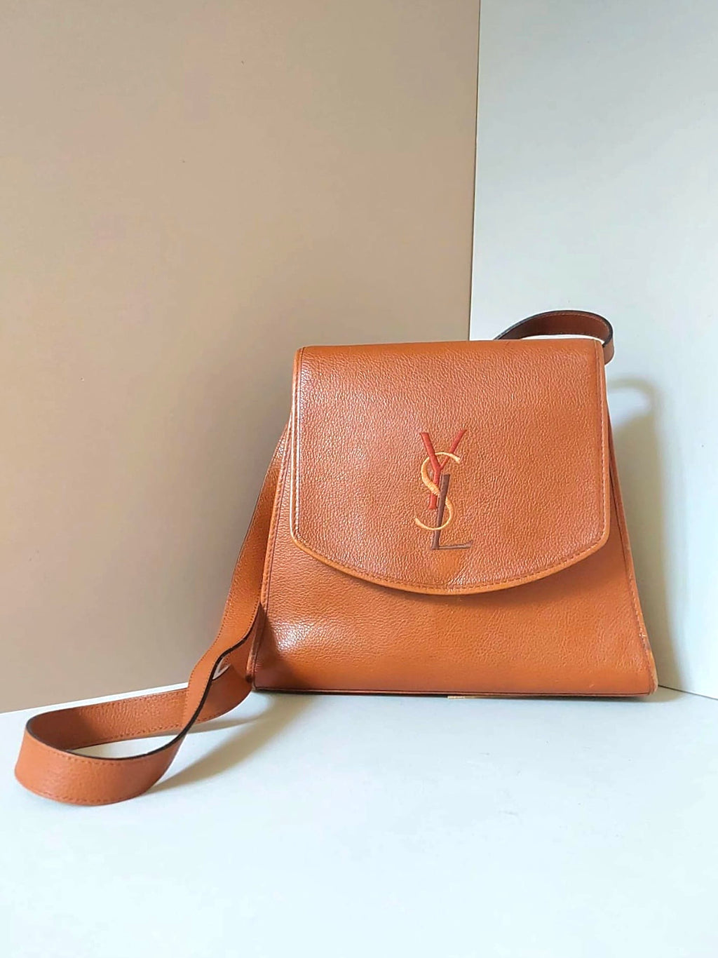 Yves Saint Laurent YSL焦糖啡色刺繡凱莉包/側背包/斜背包
