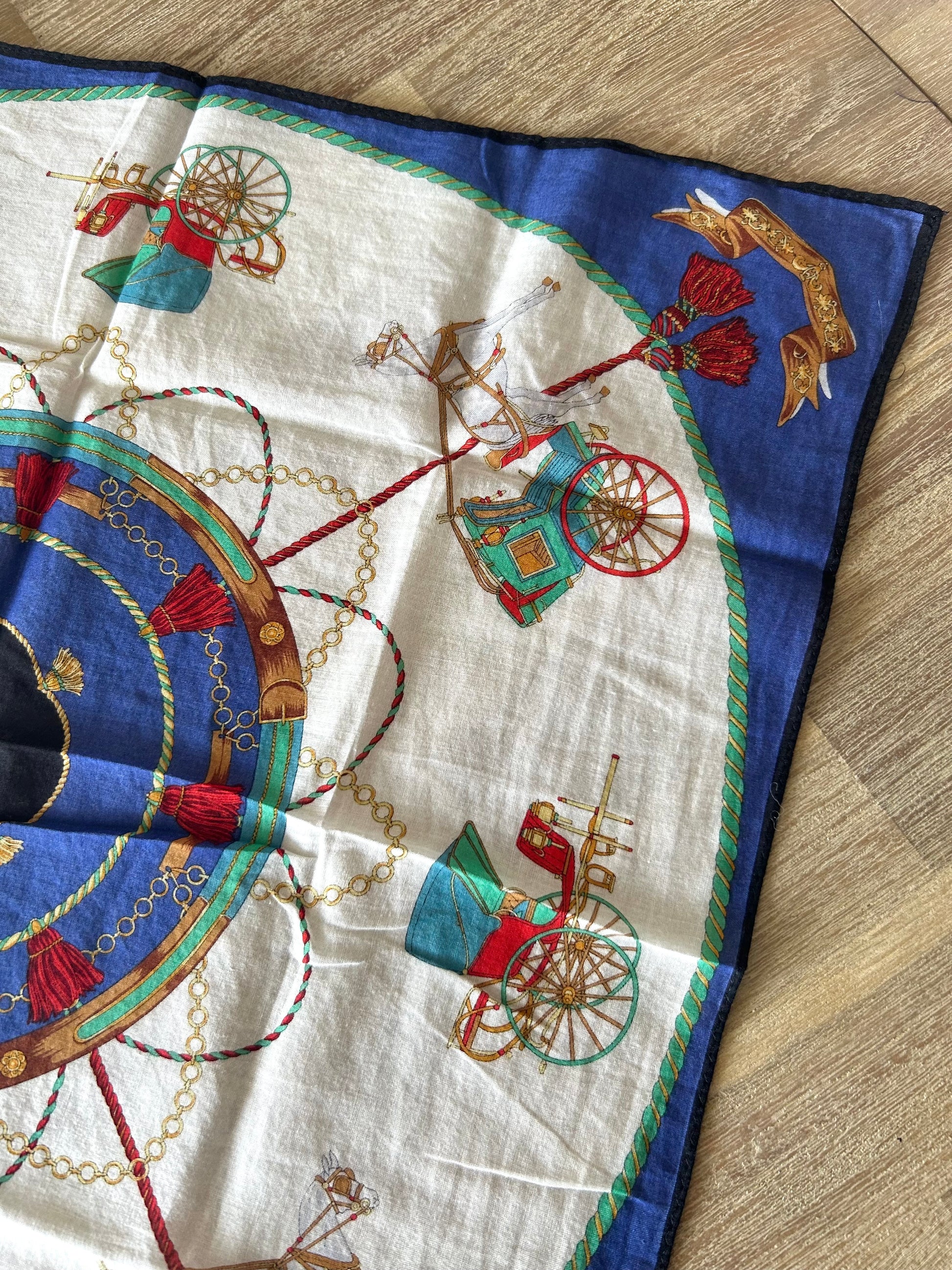 女神節滿額 HKD$3888贈品 - CELINE 藍白彩色馬車方型絲巾 46x46cm