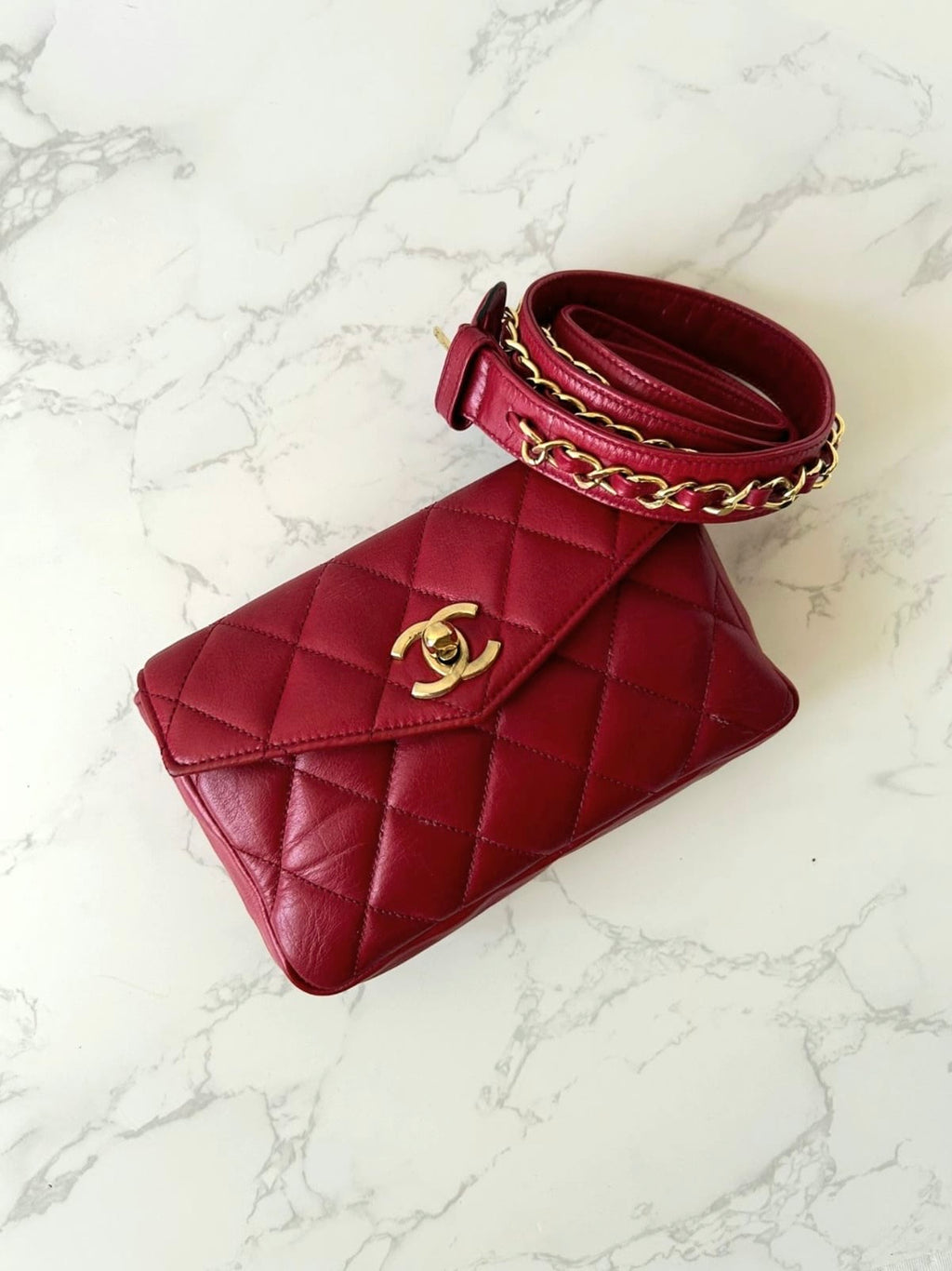 CHANEL 稀有紅色皮革金旋轉扣腰帶包/側背包/手拿包