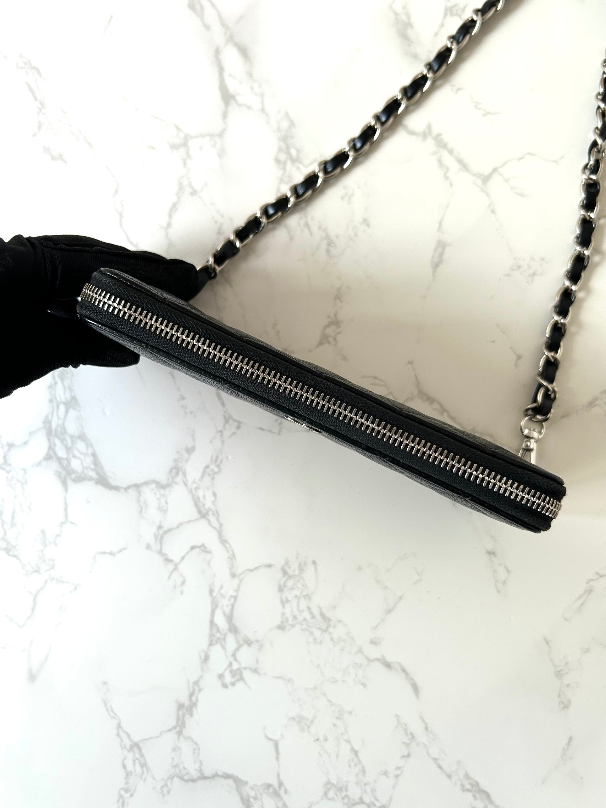 CHANEL black silver buckle caviar leather zipper side bag/crossbody bag/long clip/wallet