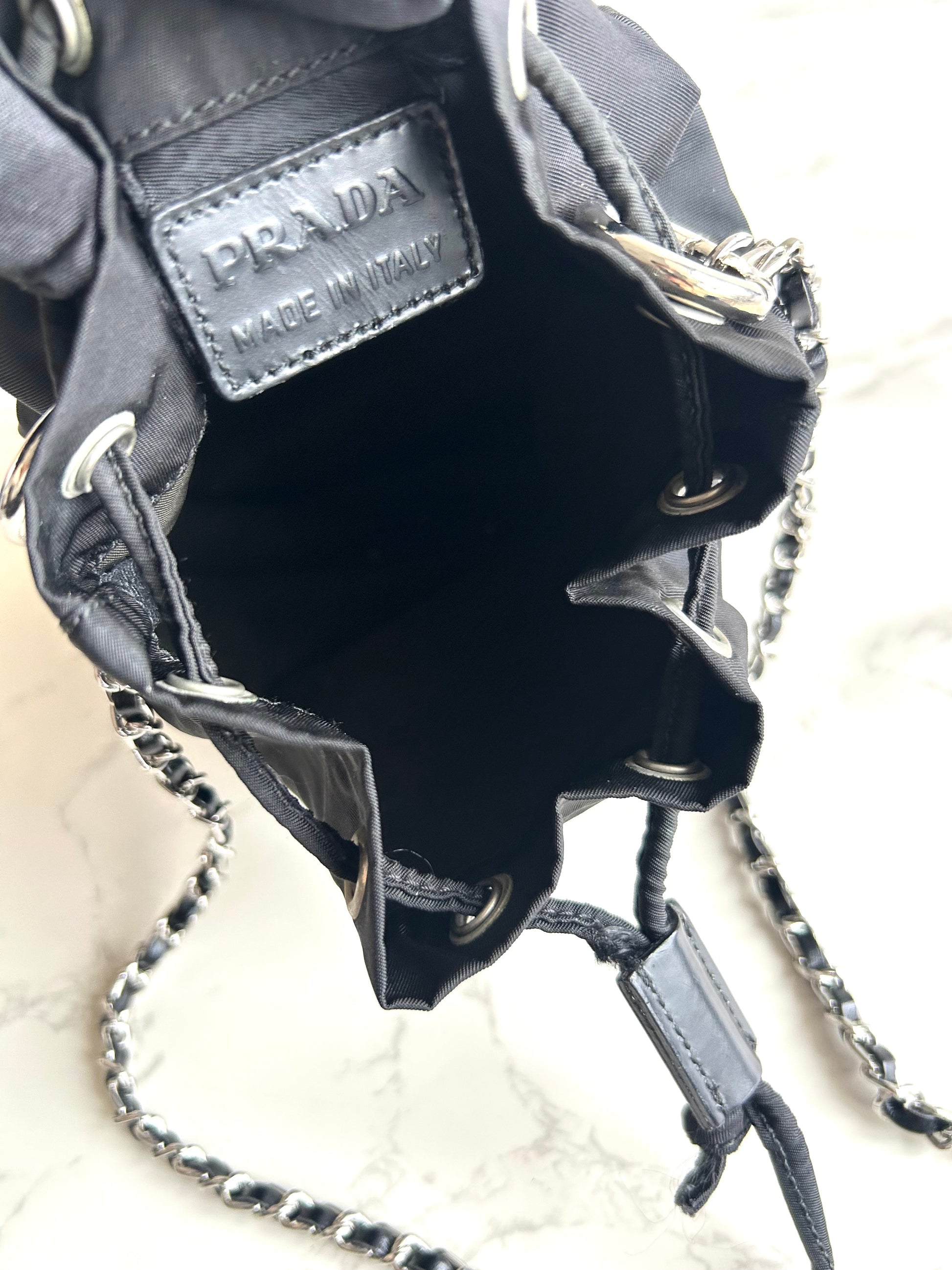 中古Prada黑銀鏈子迷你水桶包 側背包 斜背包