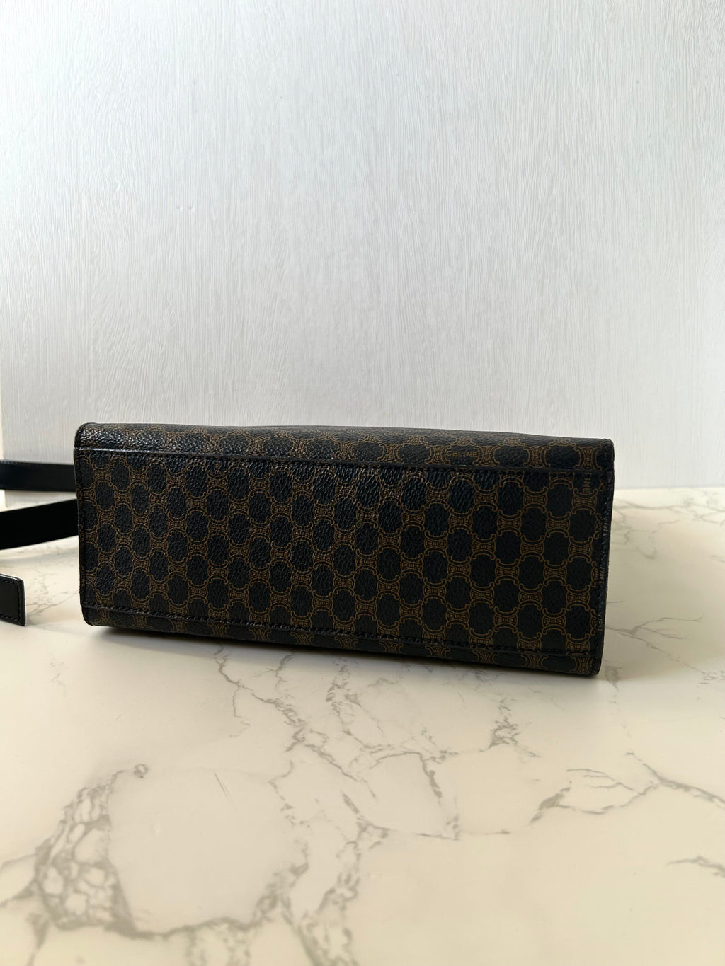 CELINE rare black old flower gold rotating buckle leather Kelly side bag / oblique bag