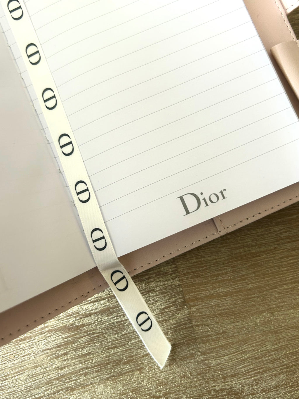 女神節滿額 HKD$3888贈品 - CHRISTIAN DIOR 粉紅便攜筆記簿