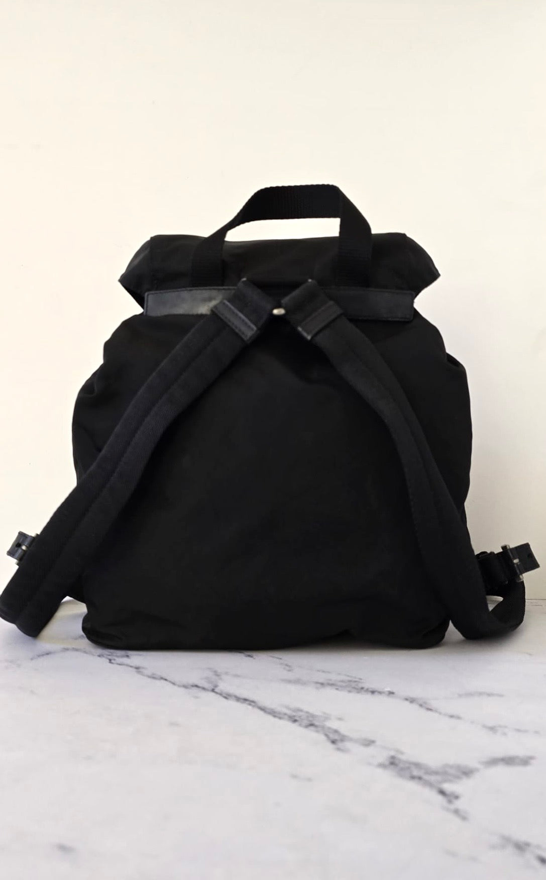 Prada黑色銀標尼龍雙肩包 後背包 背囊