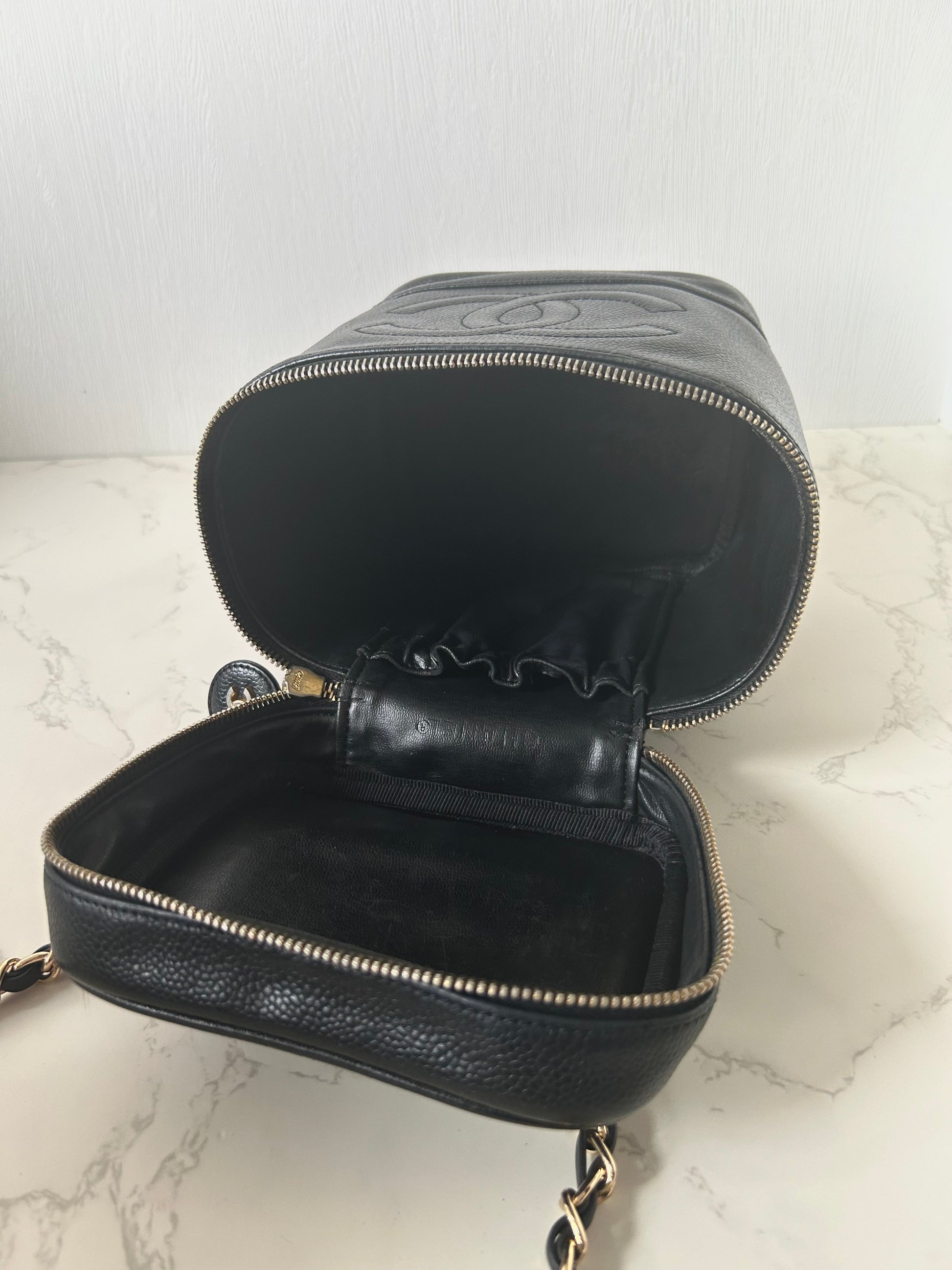 CHANEL Rare Vertical Black Caviar Leather Vanity Box Bag/Side Bag/Messenger Bag/Clutch Bag
