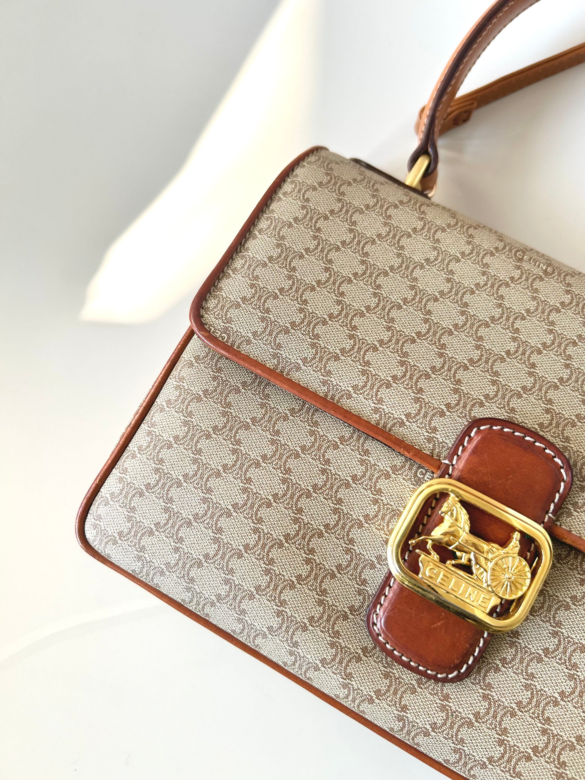 CELINE rare gold carriage old flower leather Kelly side bag / crossbody bag / handbag