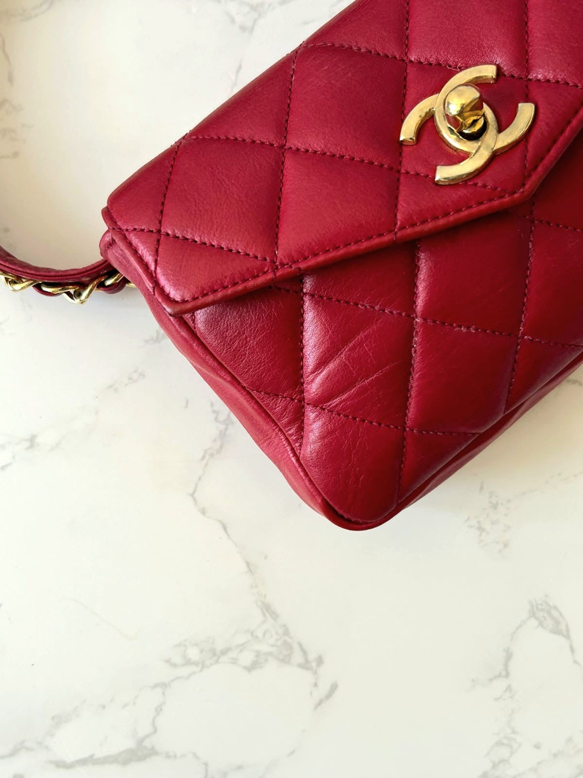 CHANEL Rare Red Matelassé Gold Turnlock Two-way Bag/Waist Bag/Shoulder Bag/Clutch