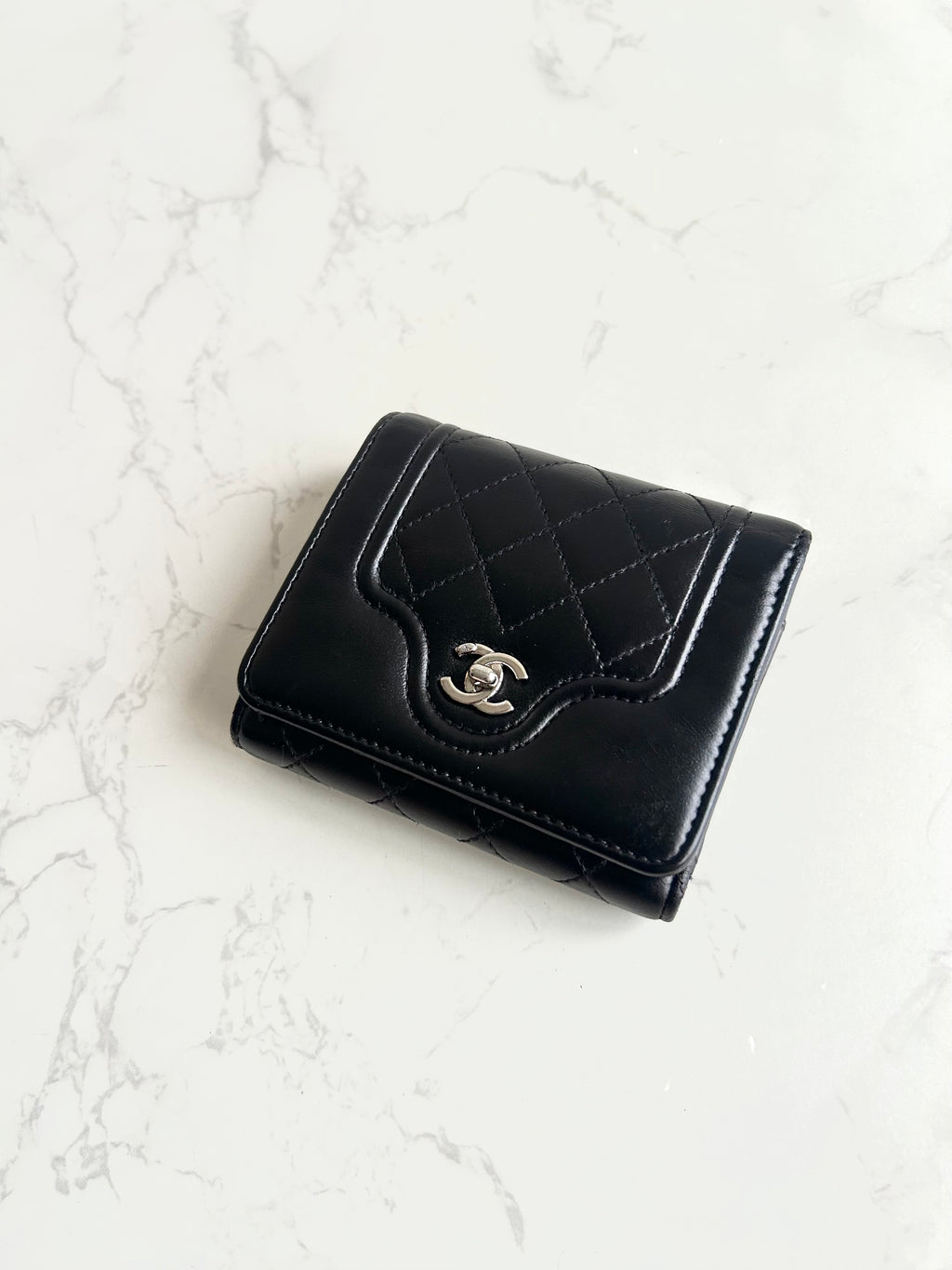 Chanel 黑色Matelasse銀扣皮革短夾 錢包 皮夾