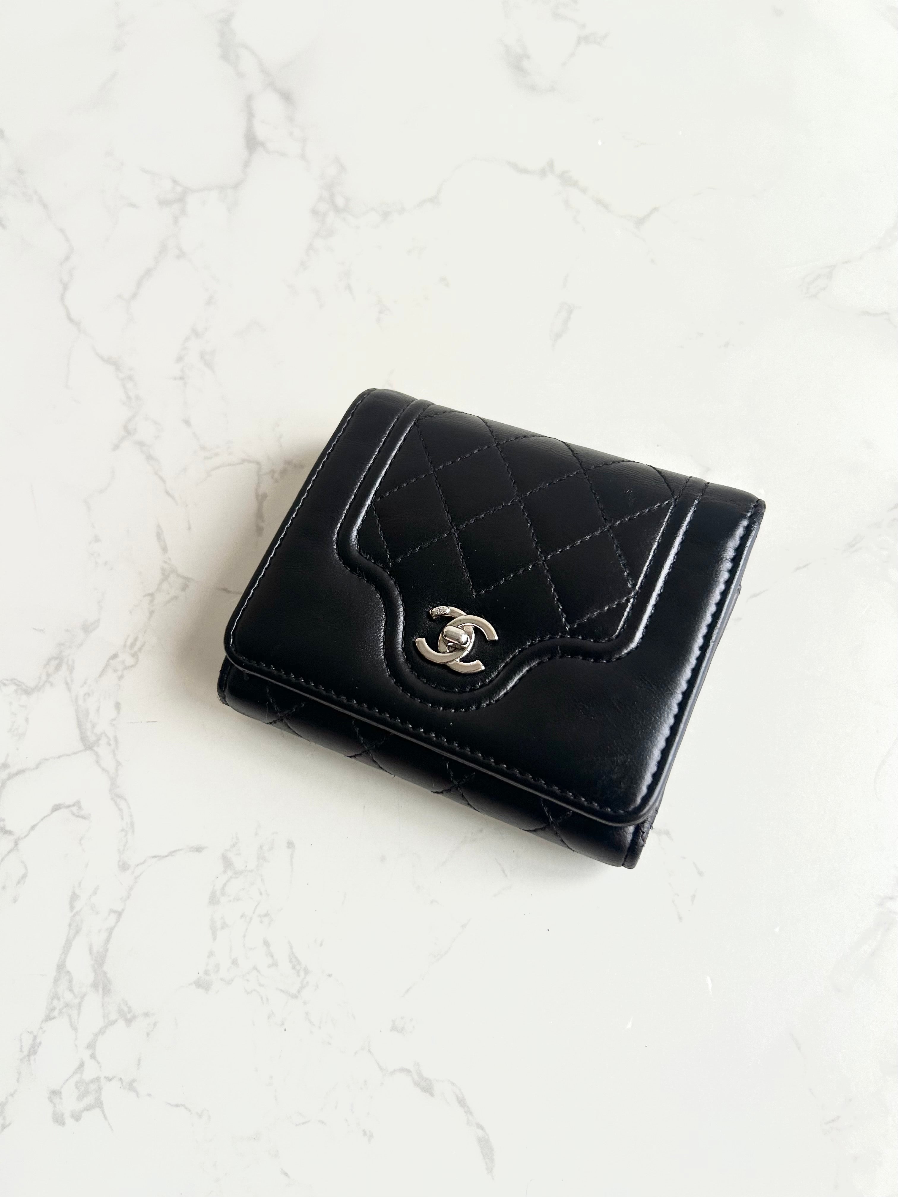 Chanel 黑色Matelasse銀扣皮革短夾 錢包 皮夾