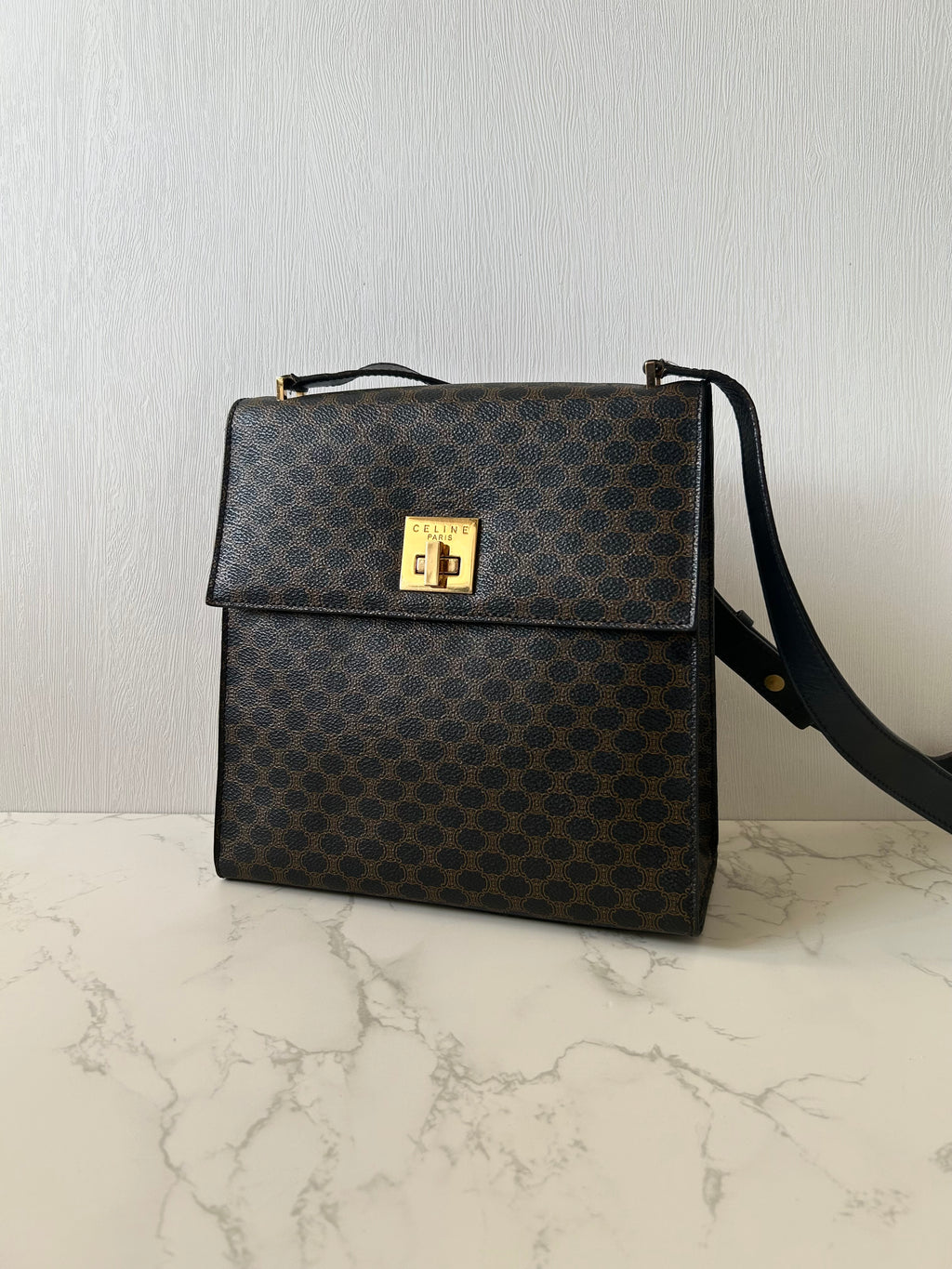 CELINE rare black old flower gold rotating buckle leather Kelly side bag / oblique bag