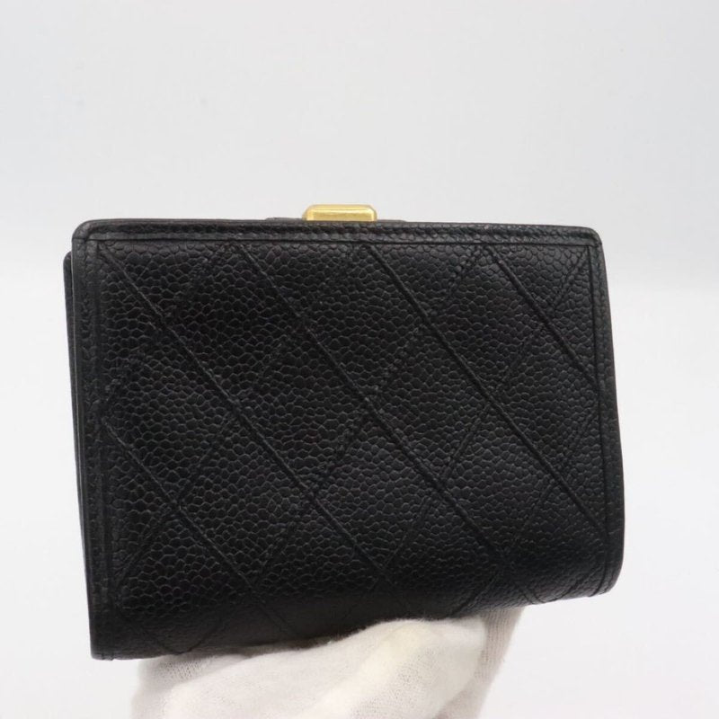 CHANEL rare gold buckle black caviar cowhide leather short wallet / wallet / purse
