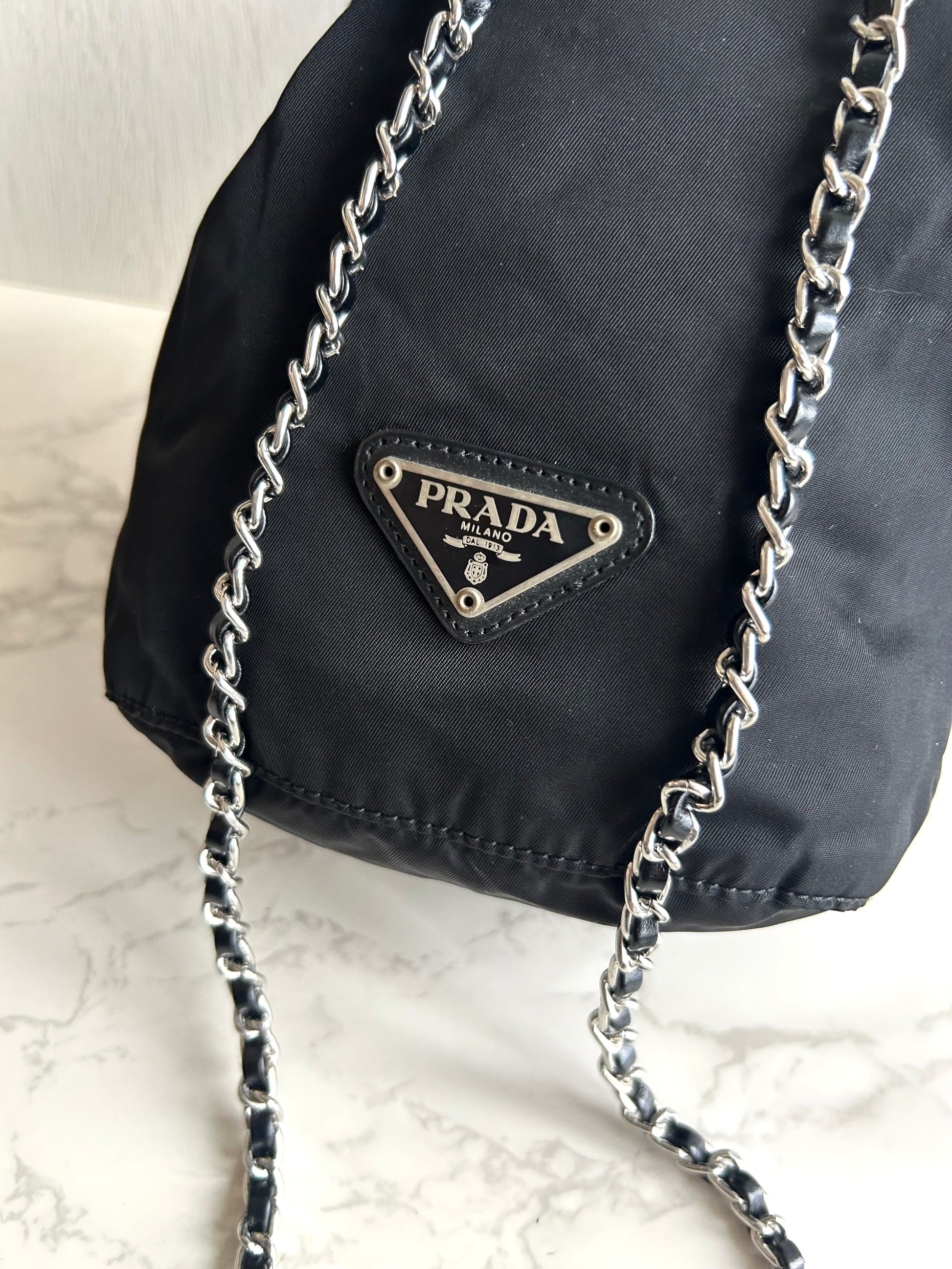 中古Prada黑銀鏈子迷你水桶包 側背包 斜背包