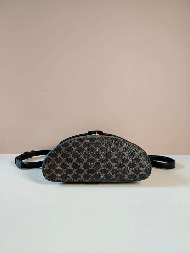 CELINE rare black old flower gold Arc de Triomphe Vanity box / side bag / oblique bag