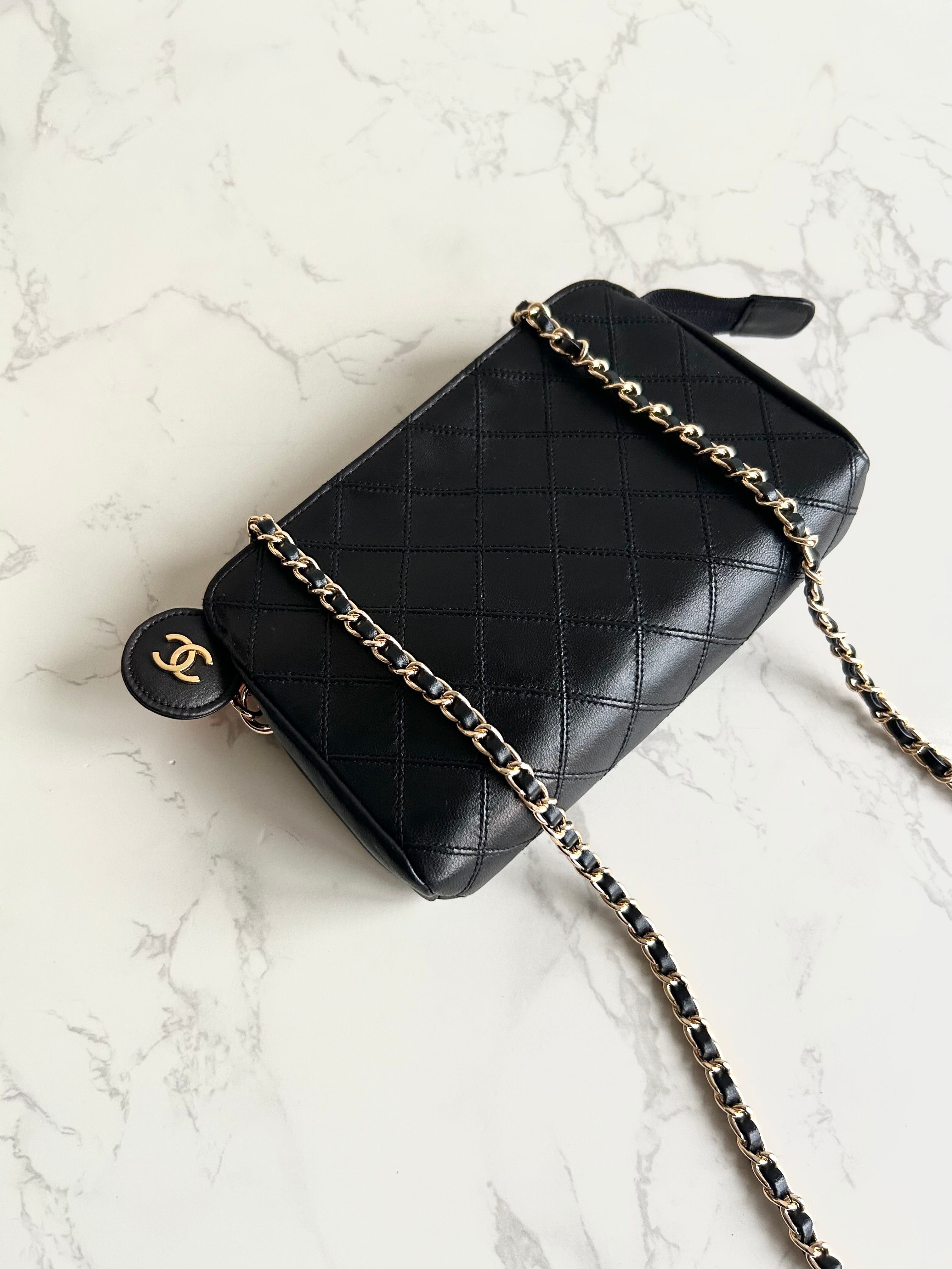 Chanel Black Lambskin Matelassé Crossbody Bag/Shoulder Bag